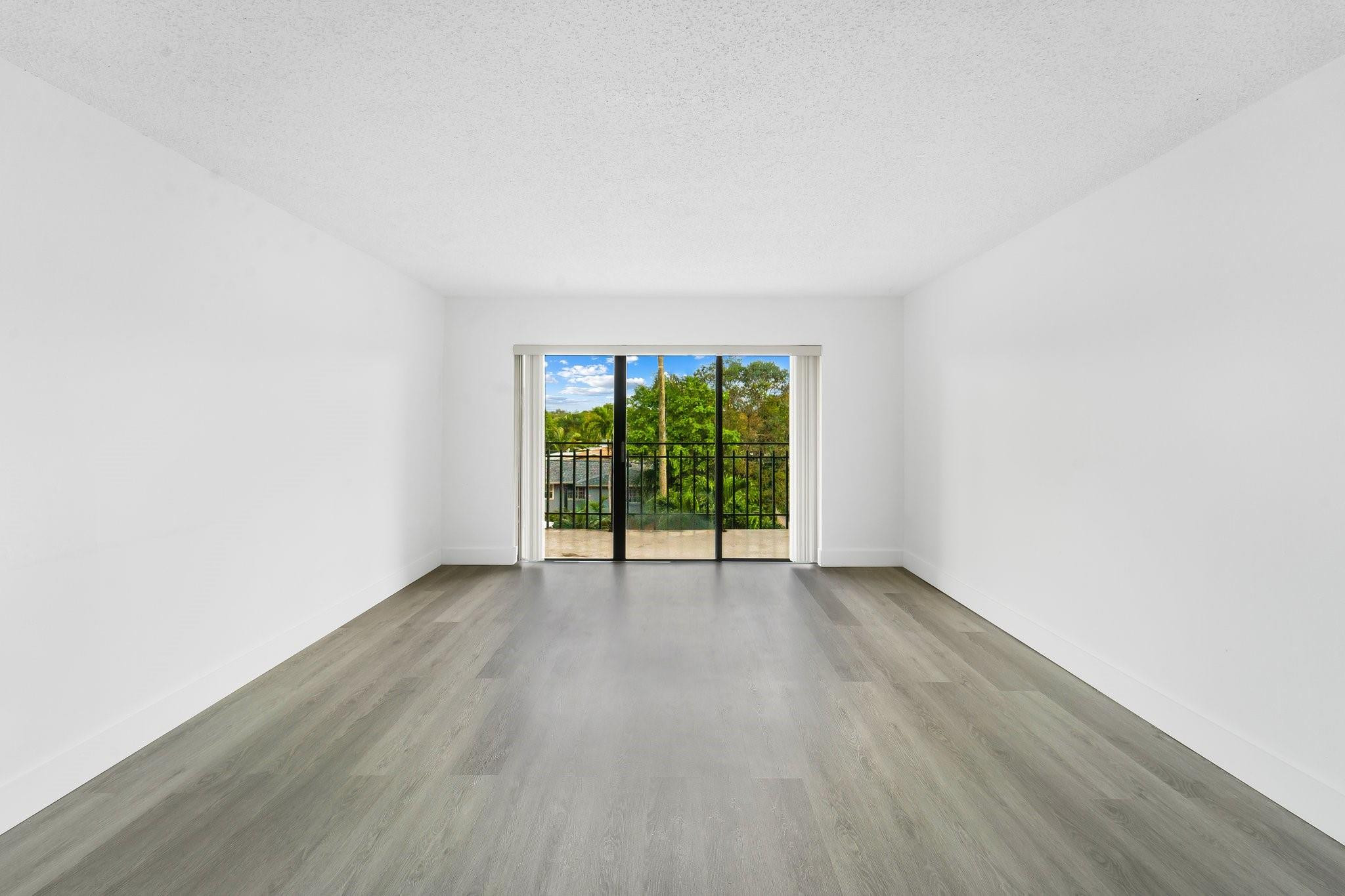 650 NE 149th St A-305