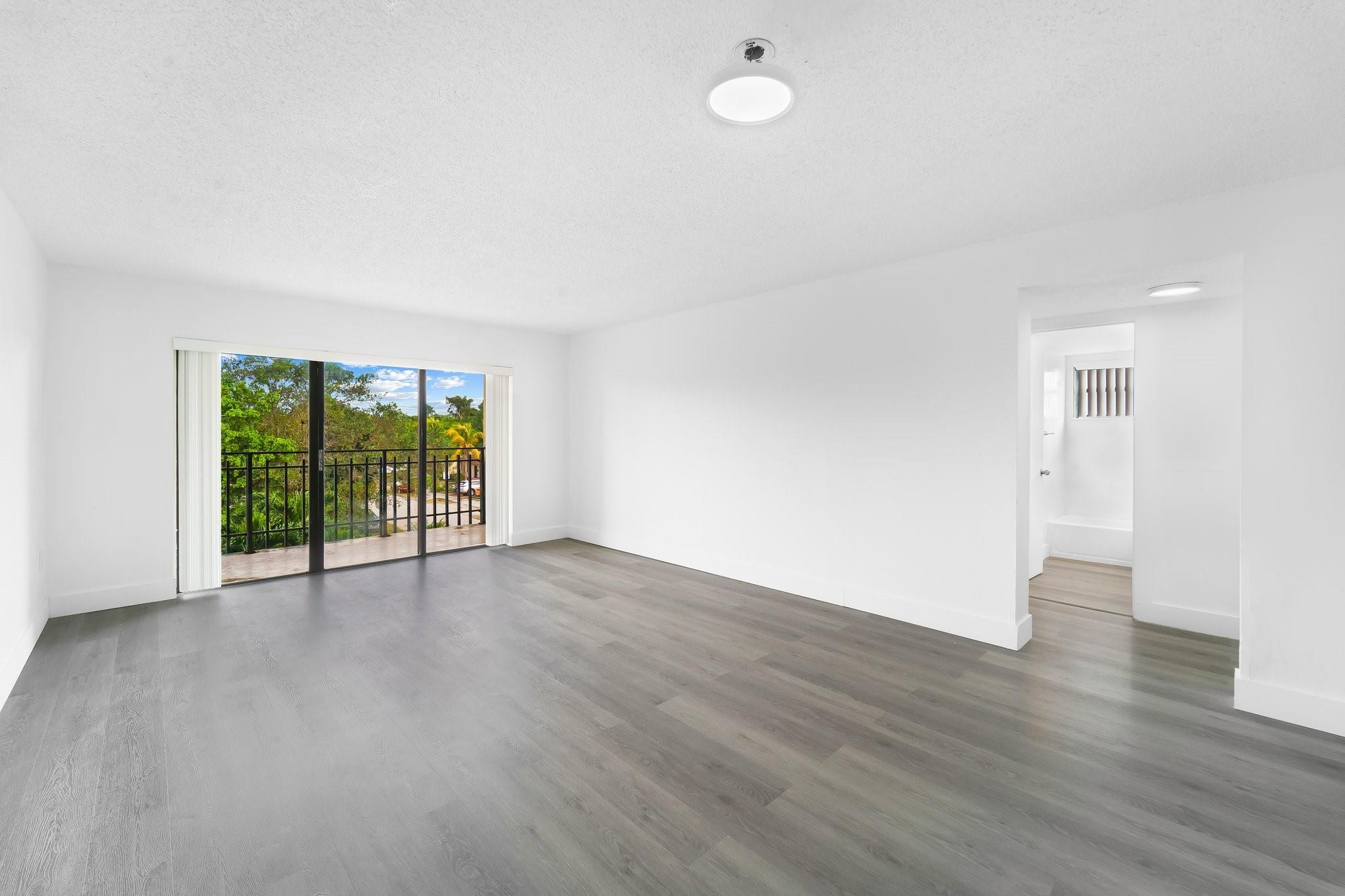 650 NE 149th St A-305