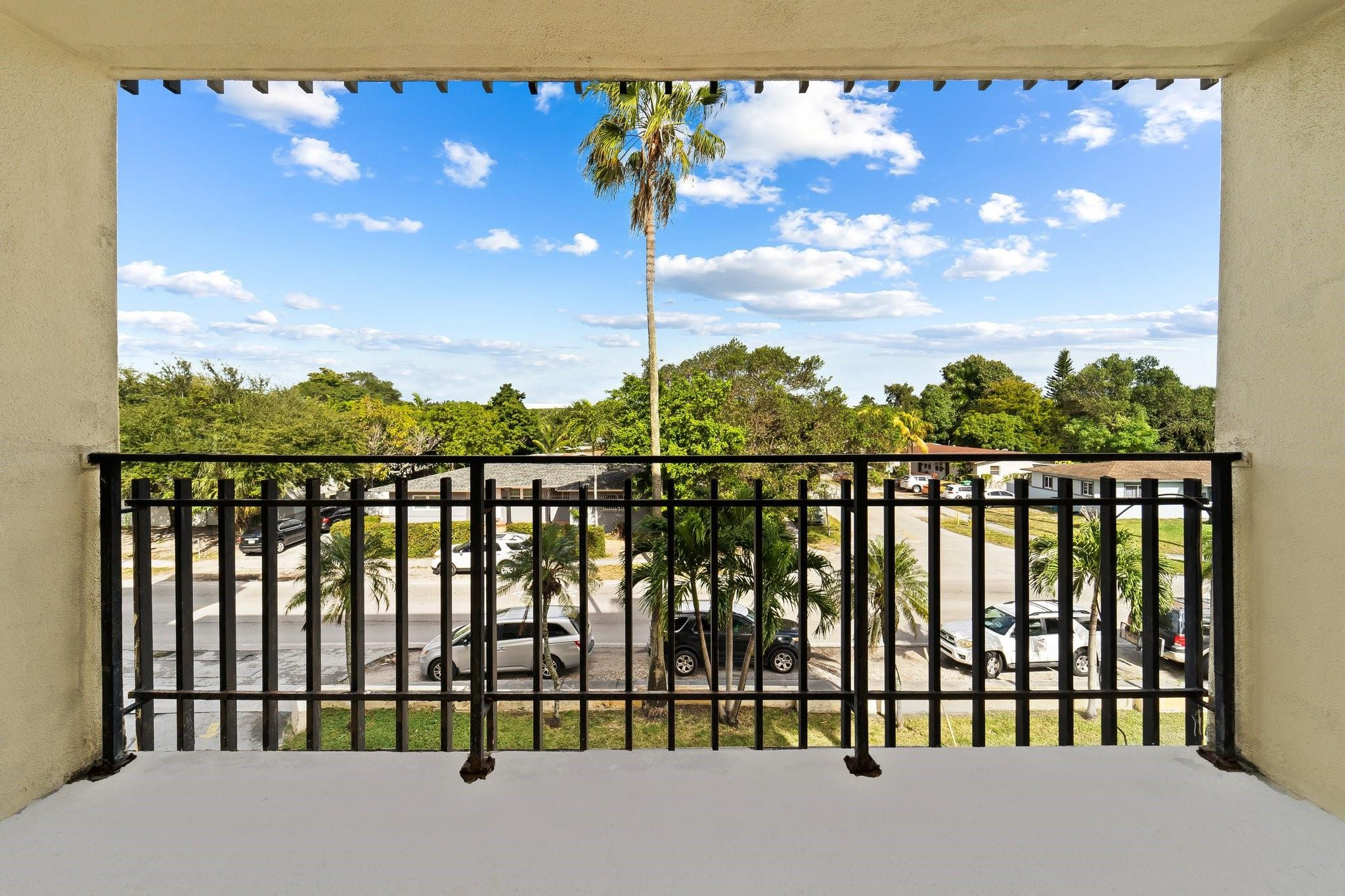 650 NE 149th St A-305