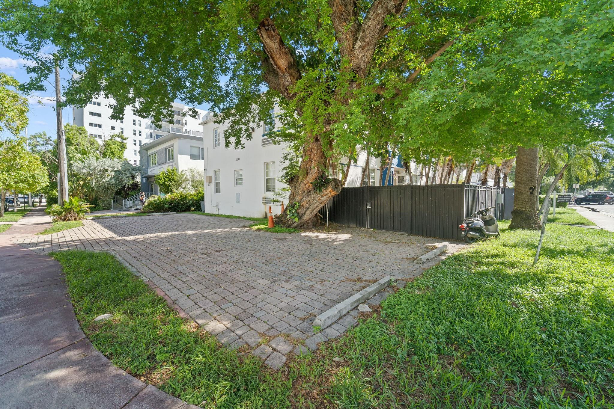 1241 13th St 2