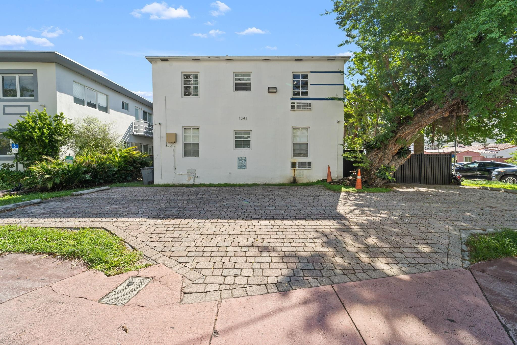 1241 13th St 2