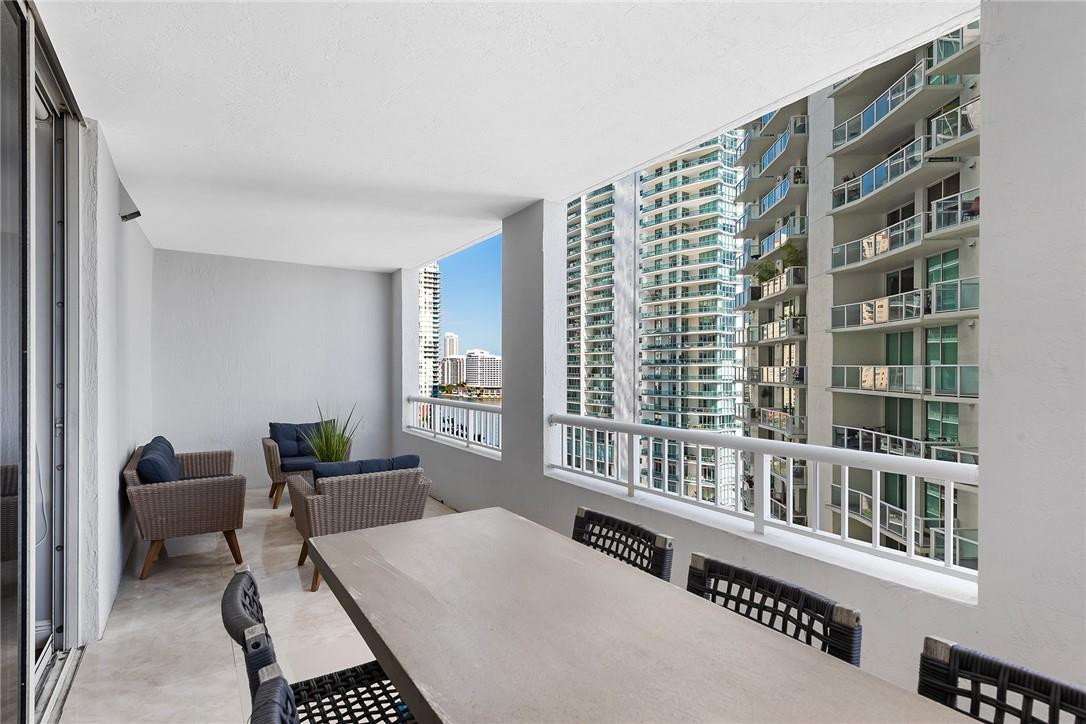 170 SE 14th St 1604