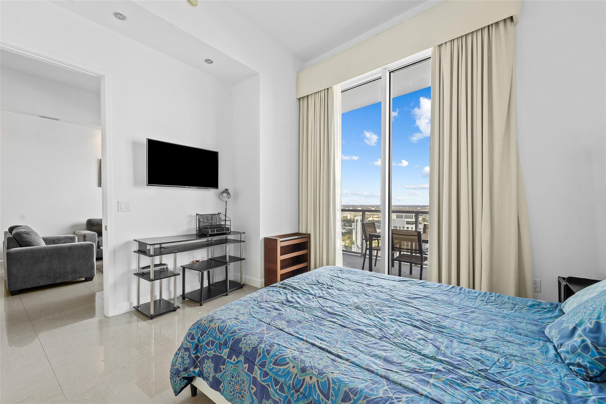 185 SW 7th Street 4403