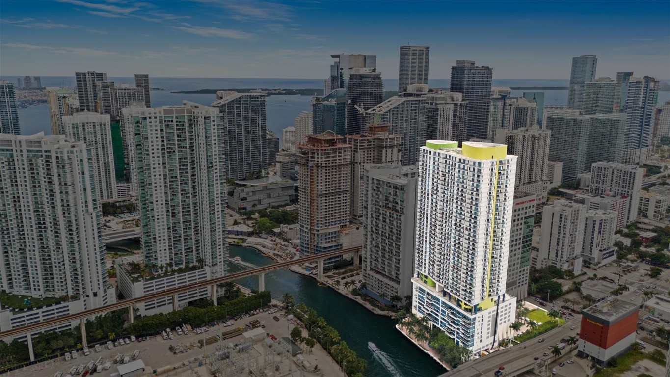 185 SW 7th Street 4403