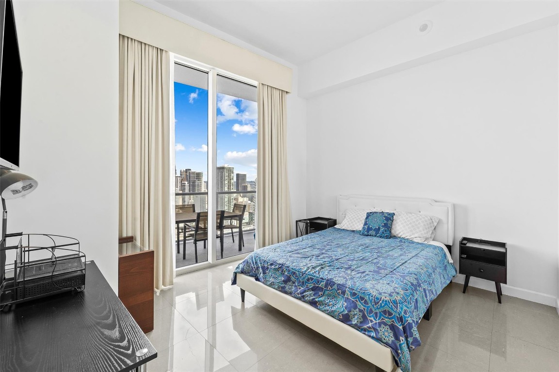 185 SW 7th Street 4403