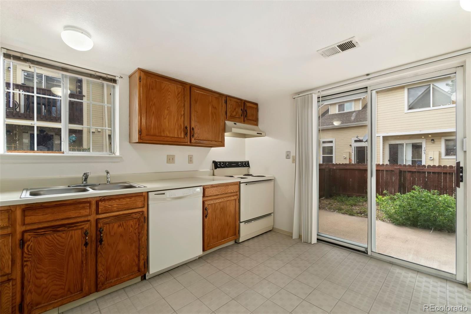 1885 S Quebec Way Unit: D15