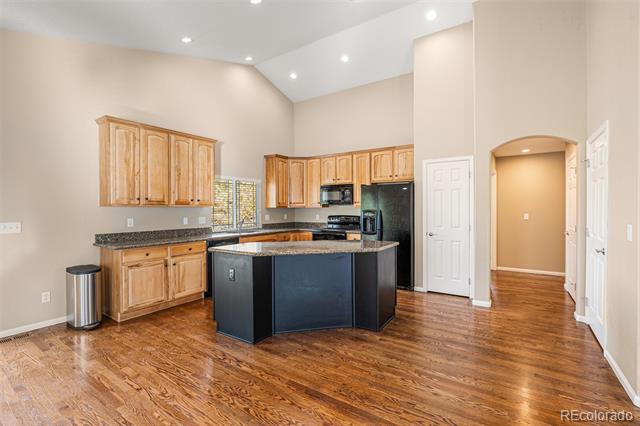 23785 E Grand Place