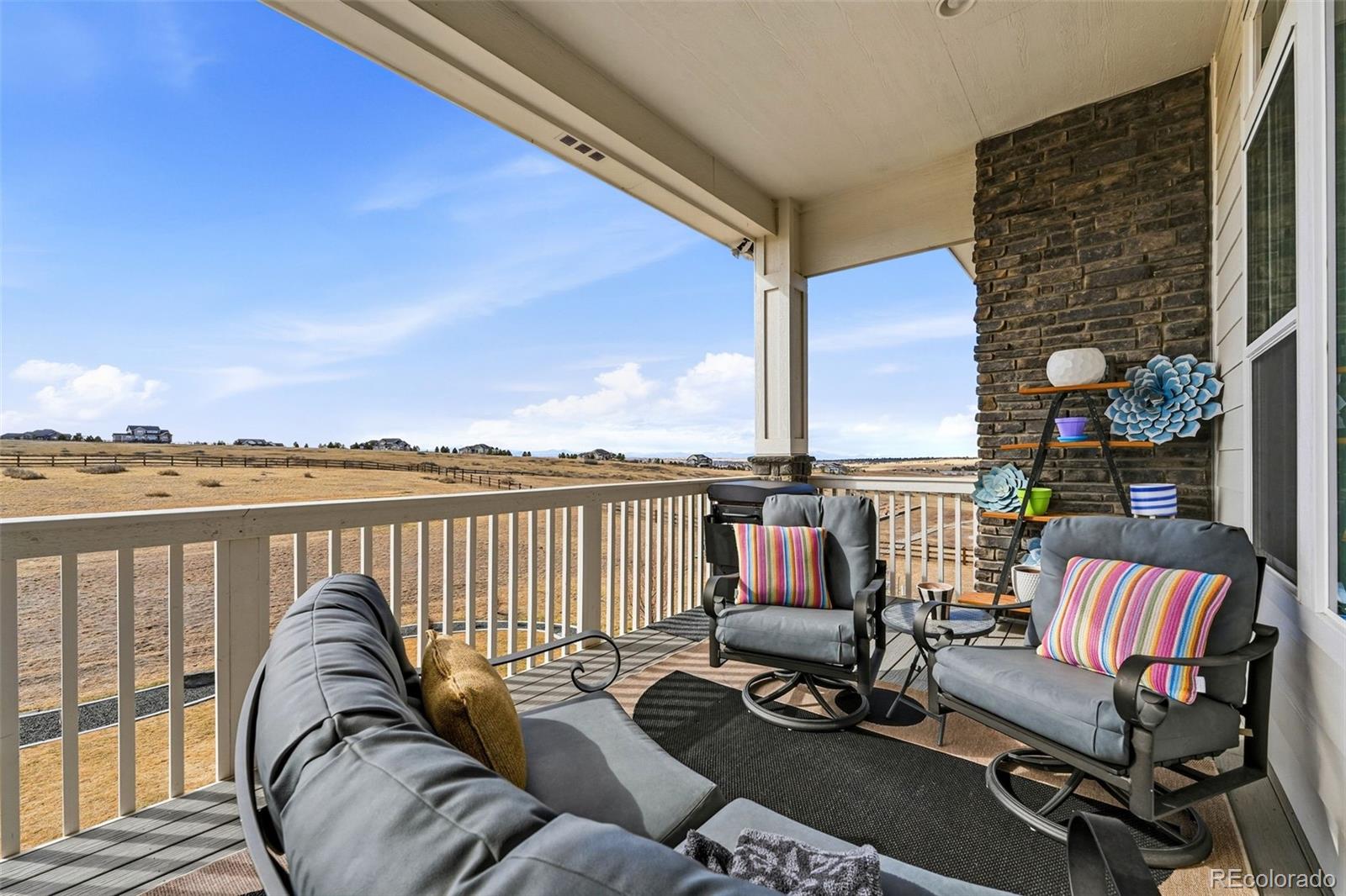 9341 Red Primrose Street