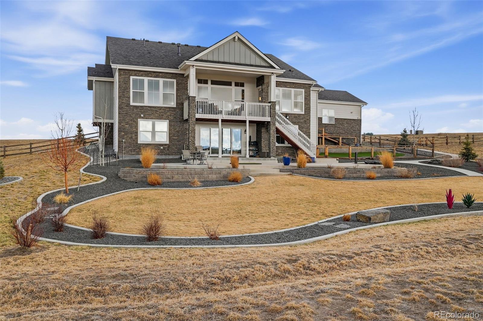 9341 Red Primrose Street