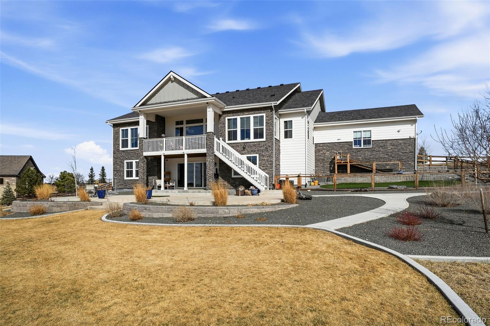 9341 Red Primrose Street