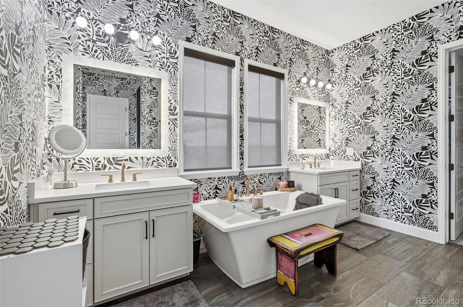 9341 Red Primrose Street