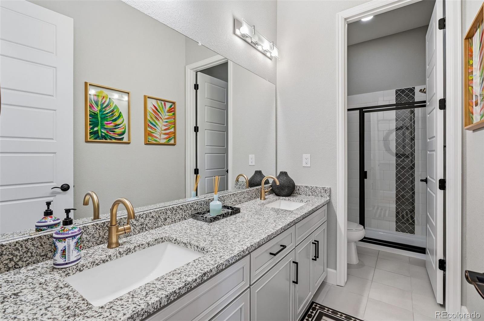 9341 Red Primrose Street