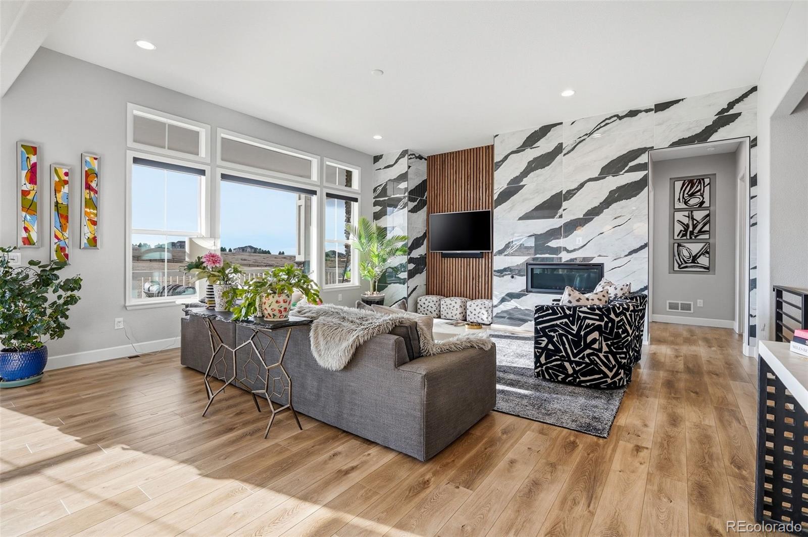 9341 Red Primrose Street