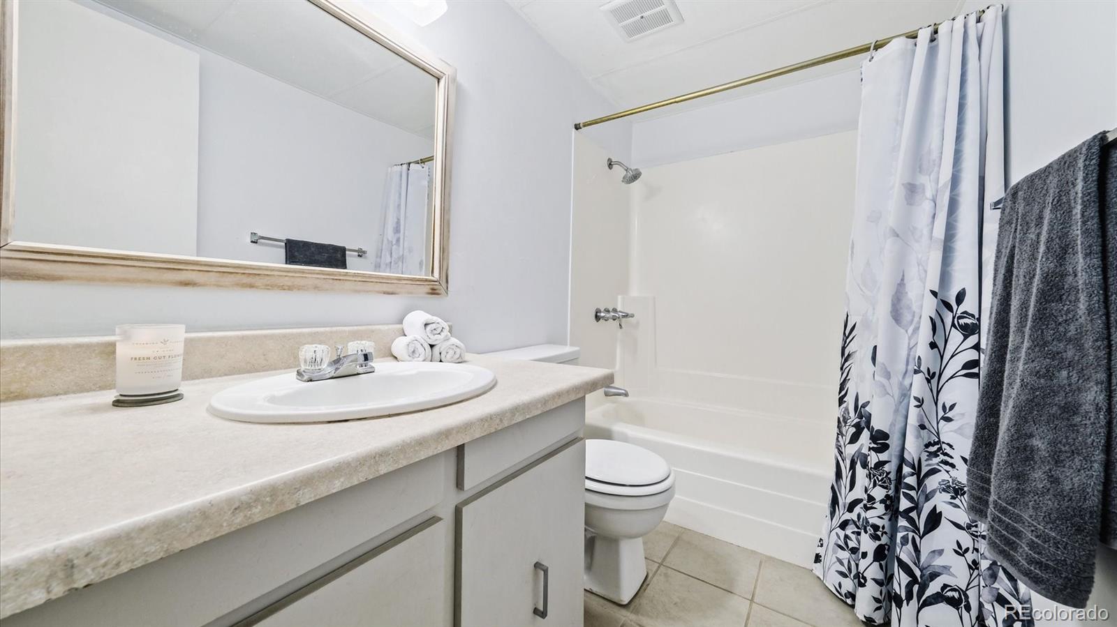 2281 S Vaughn Way Unit: 117A