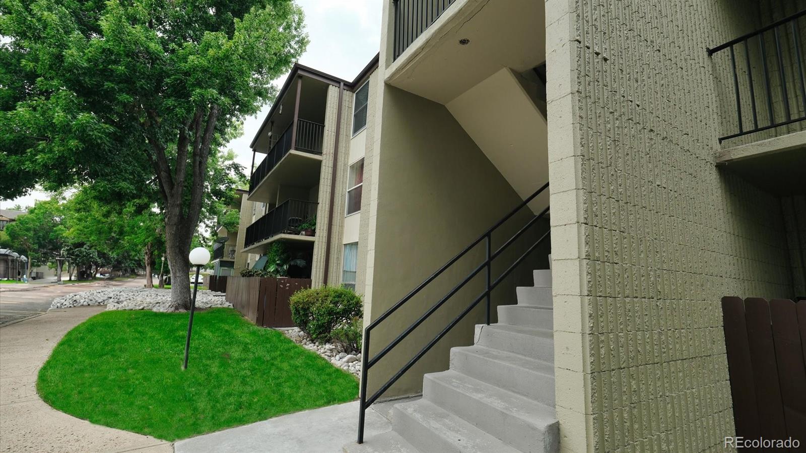 2281 S Vaughn Way Unit: 117A