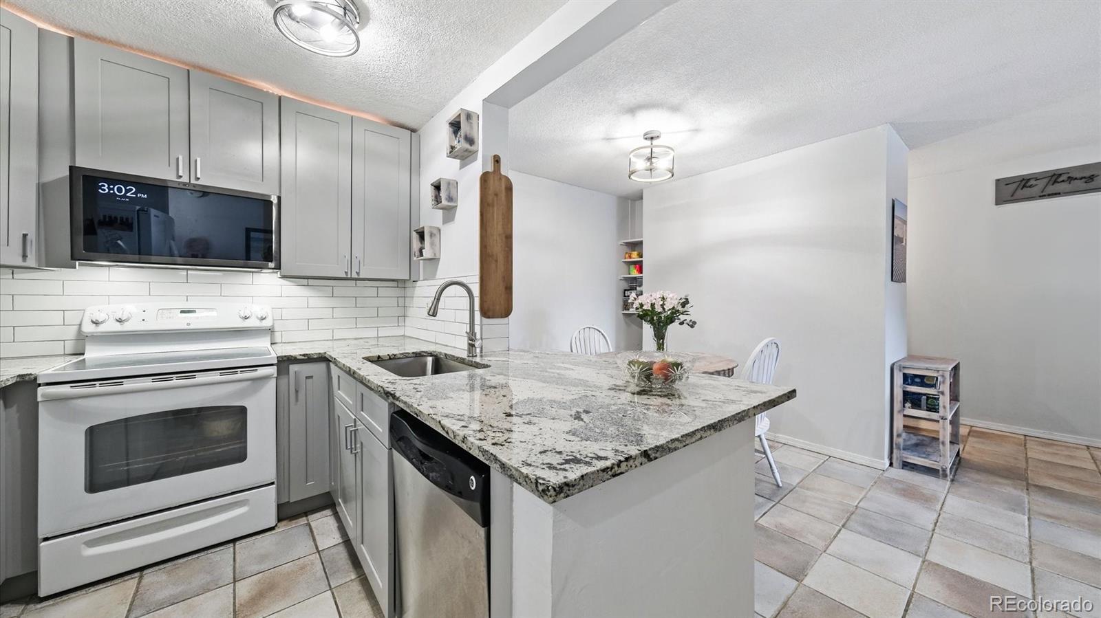 2281 S Vaughn Way Unit: 117A