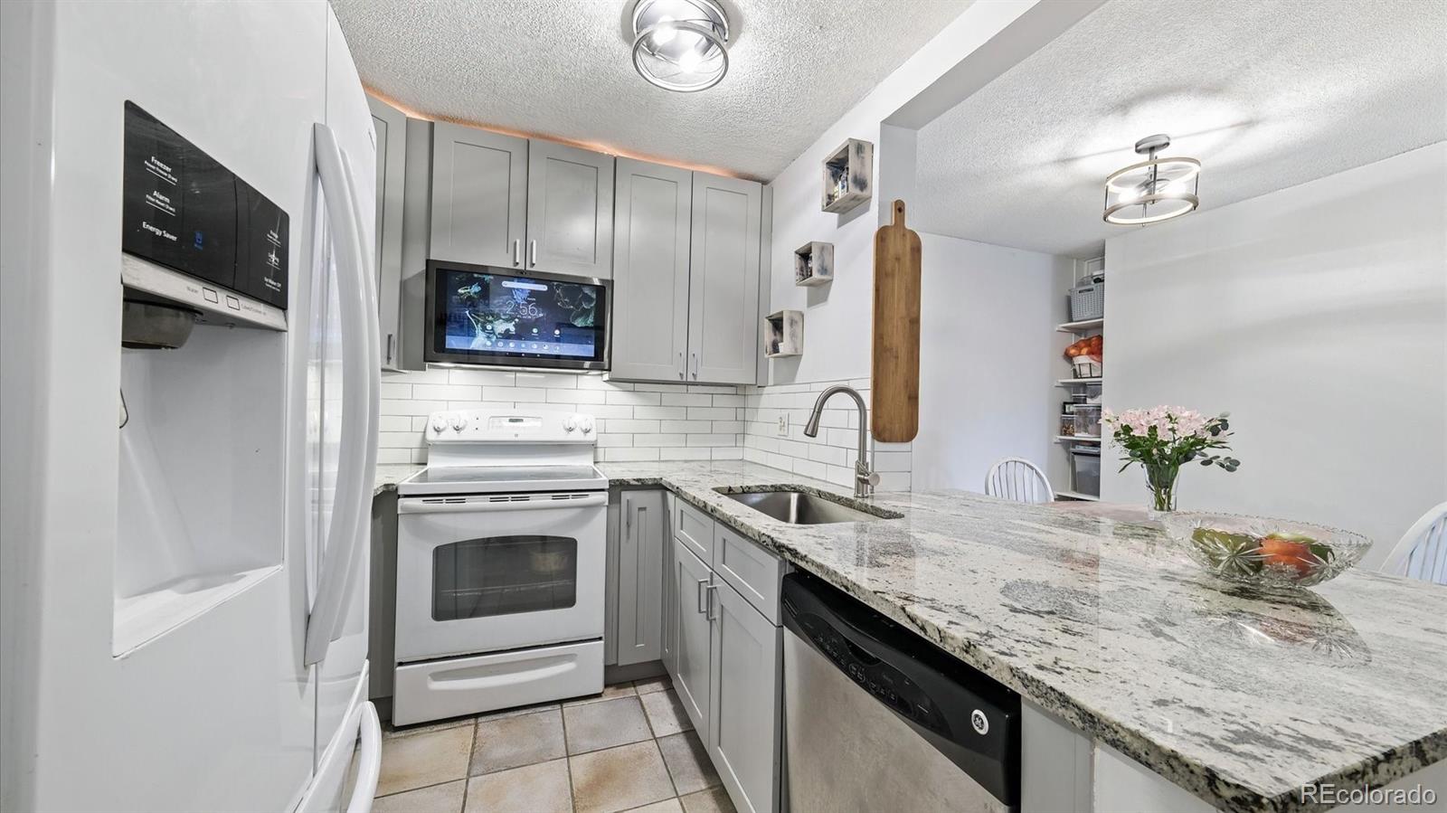 2281 S Vaughn Way Unit: 117A