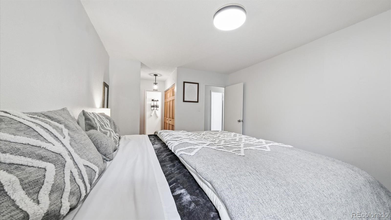 2281 S Vaughn Way Unit: 117A
