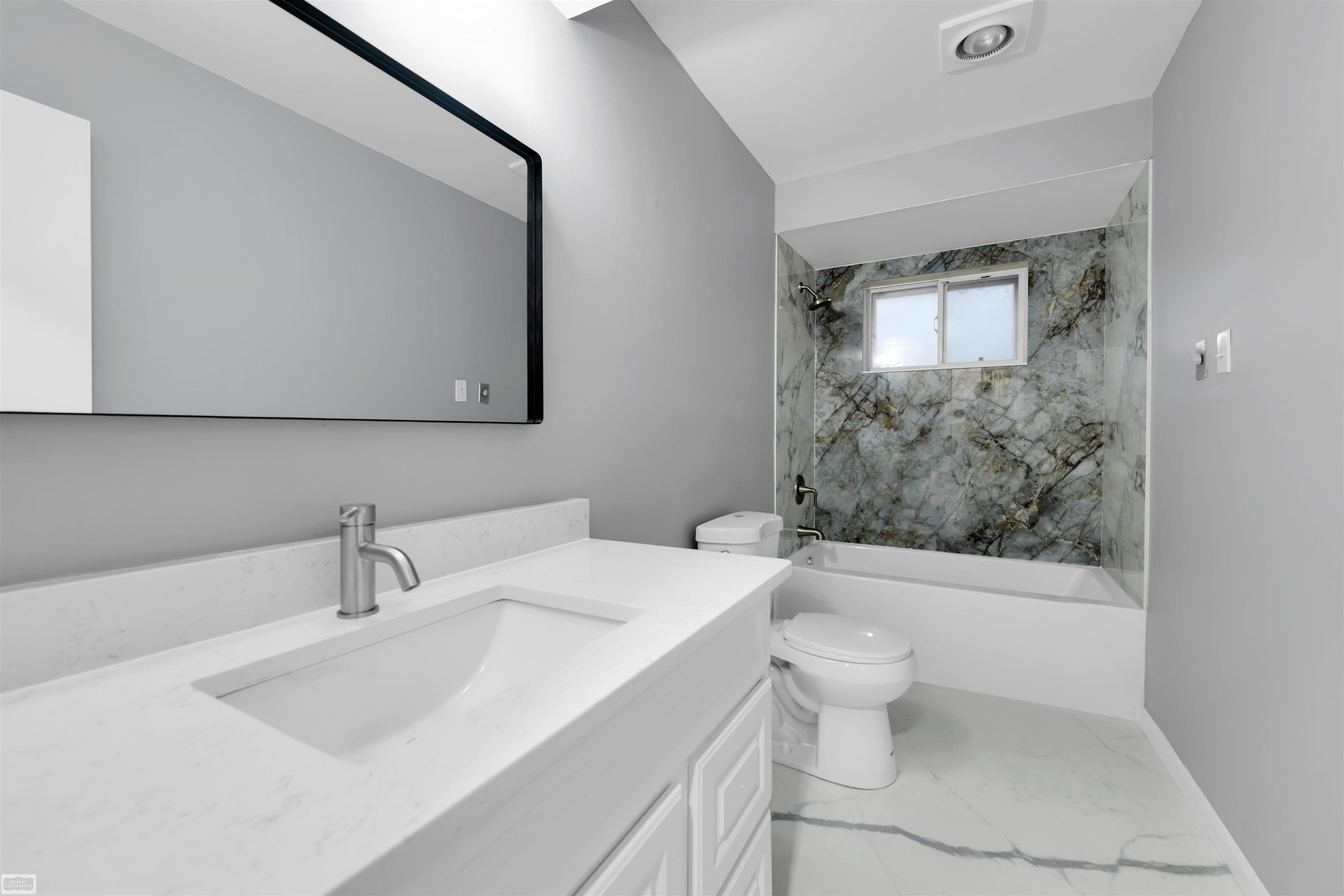 29617 W Mackenzie Circle