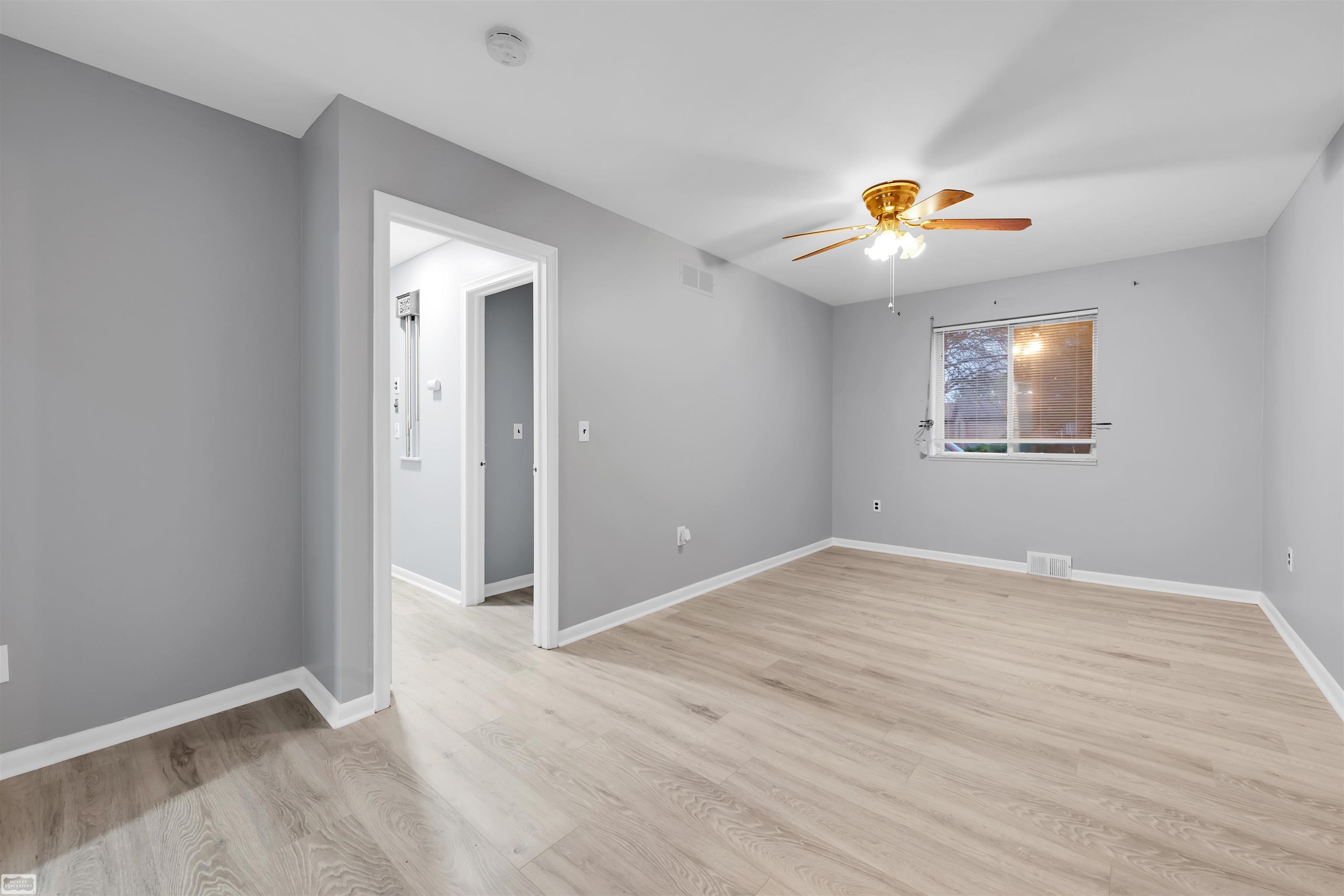 29617 W Mackenzie Circle