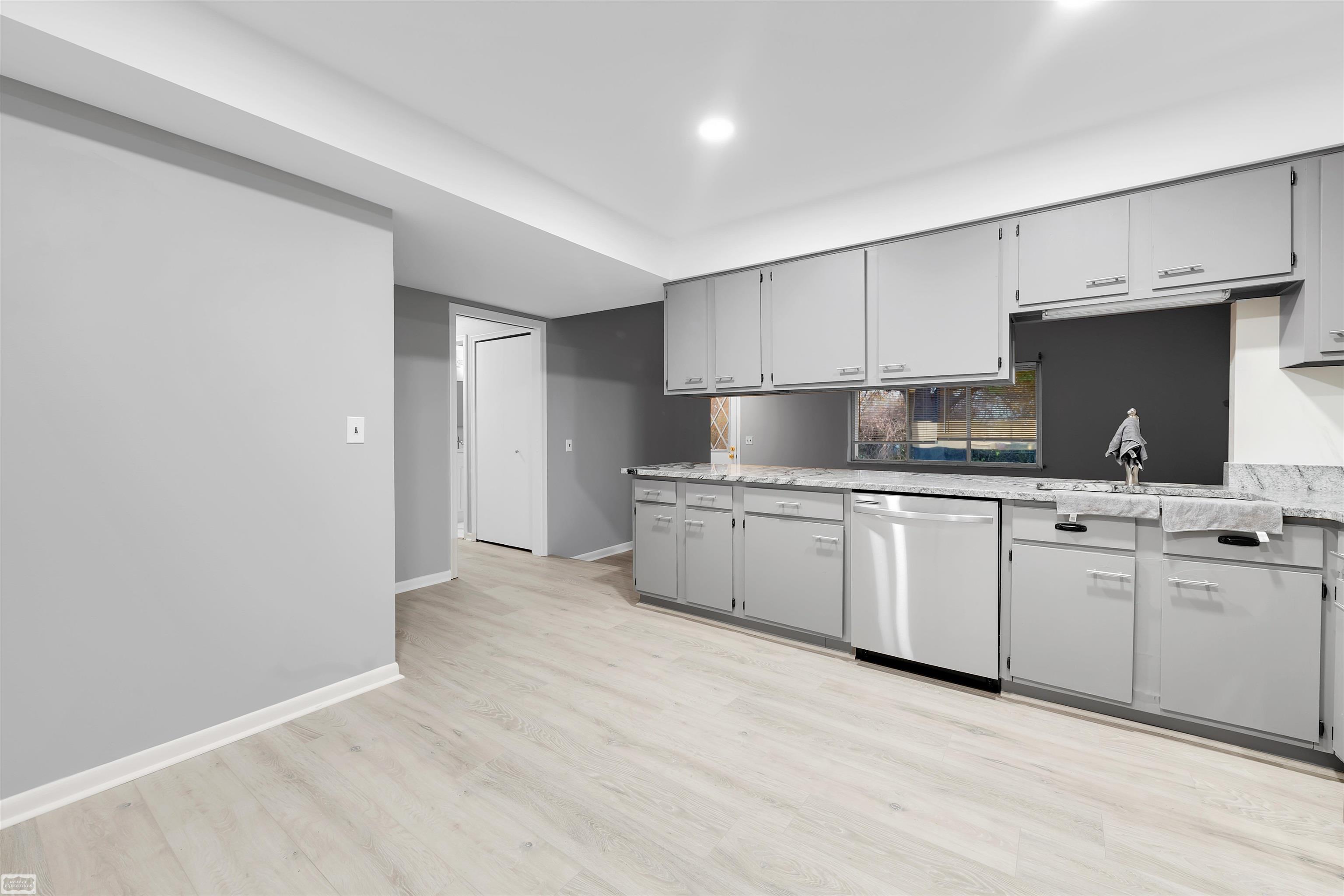 29617 W Mackenzie Circle