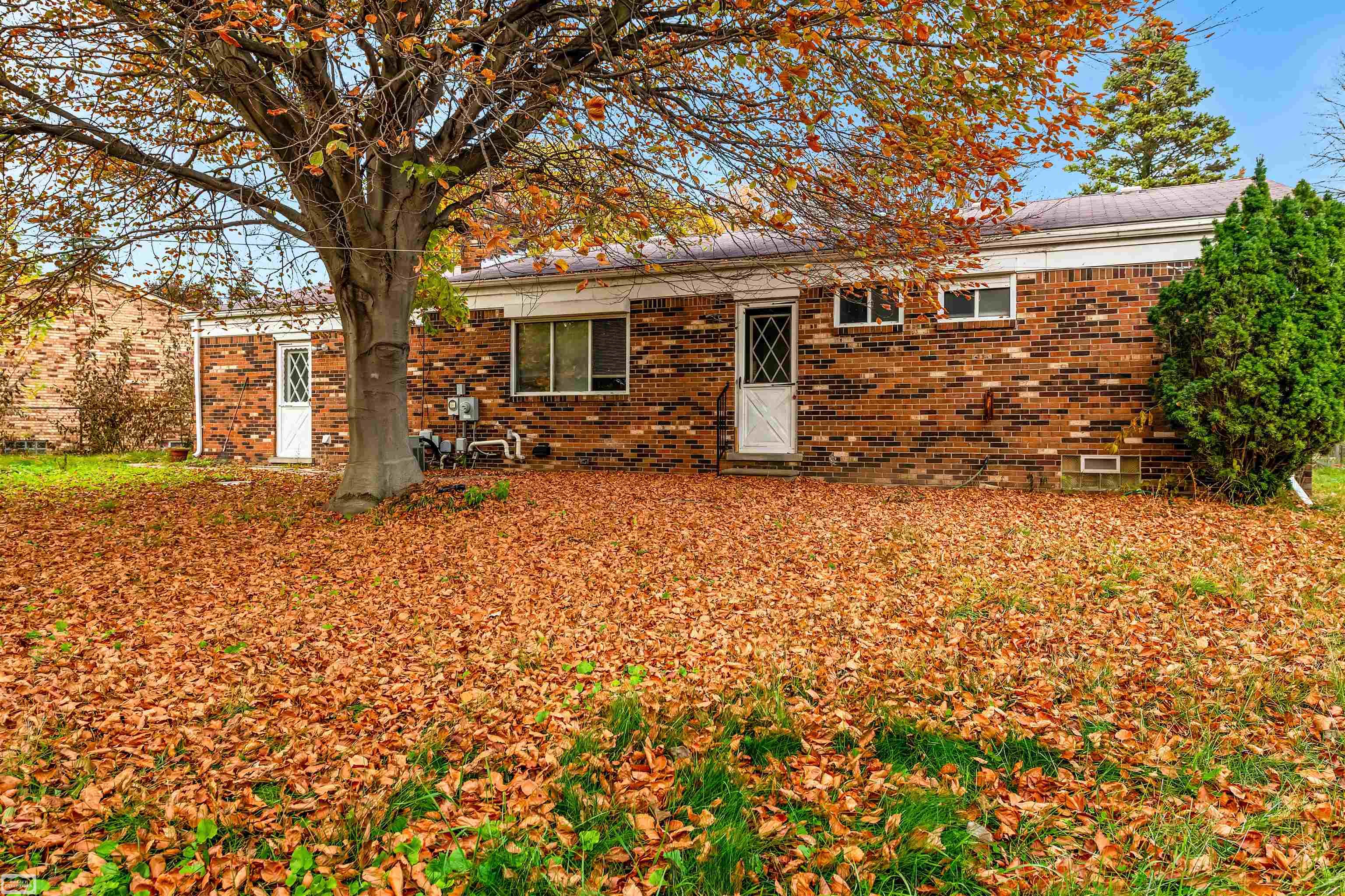 29617 W Mackenzie Circle