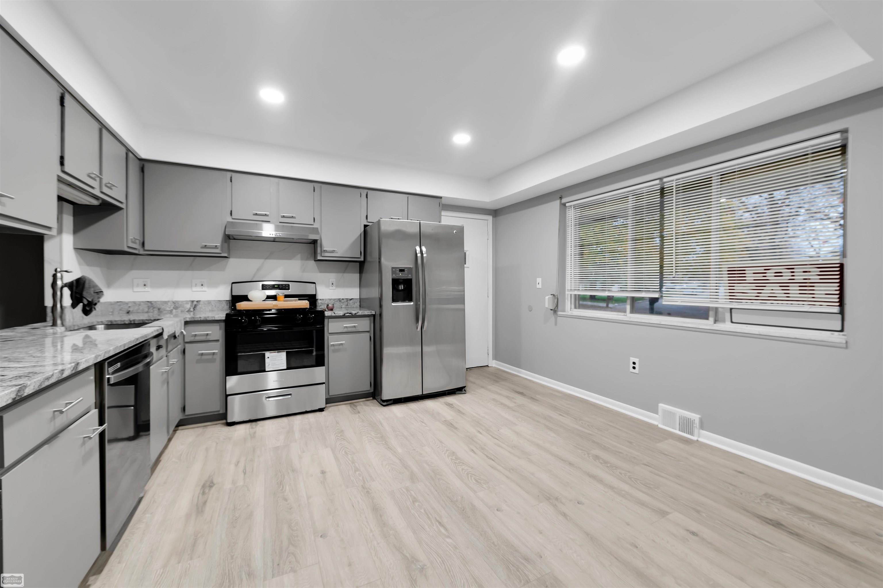 29617 W Mackenzie Circle