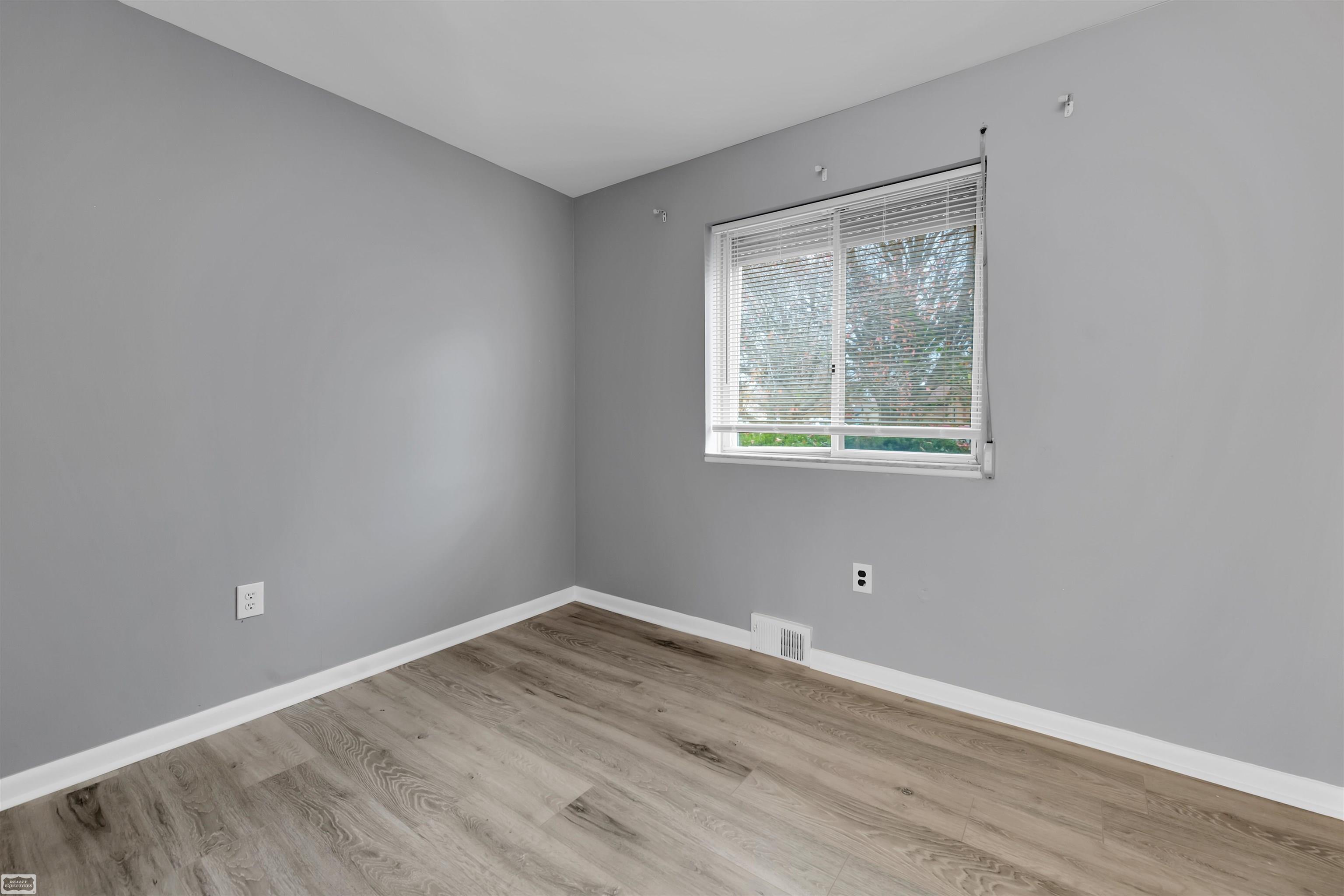 29617 W Mackenzie Circle