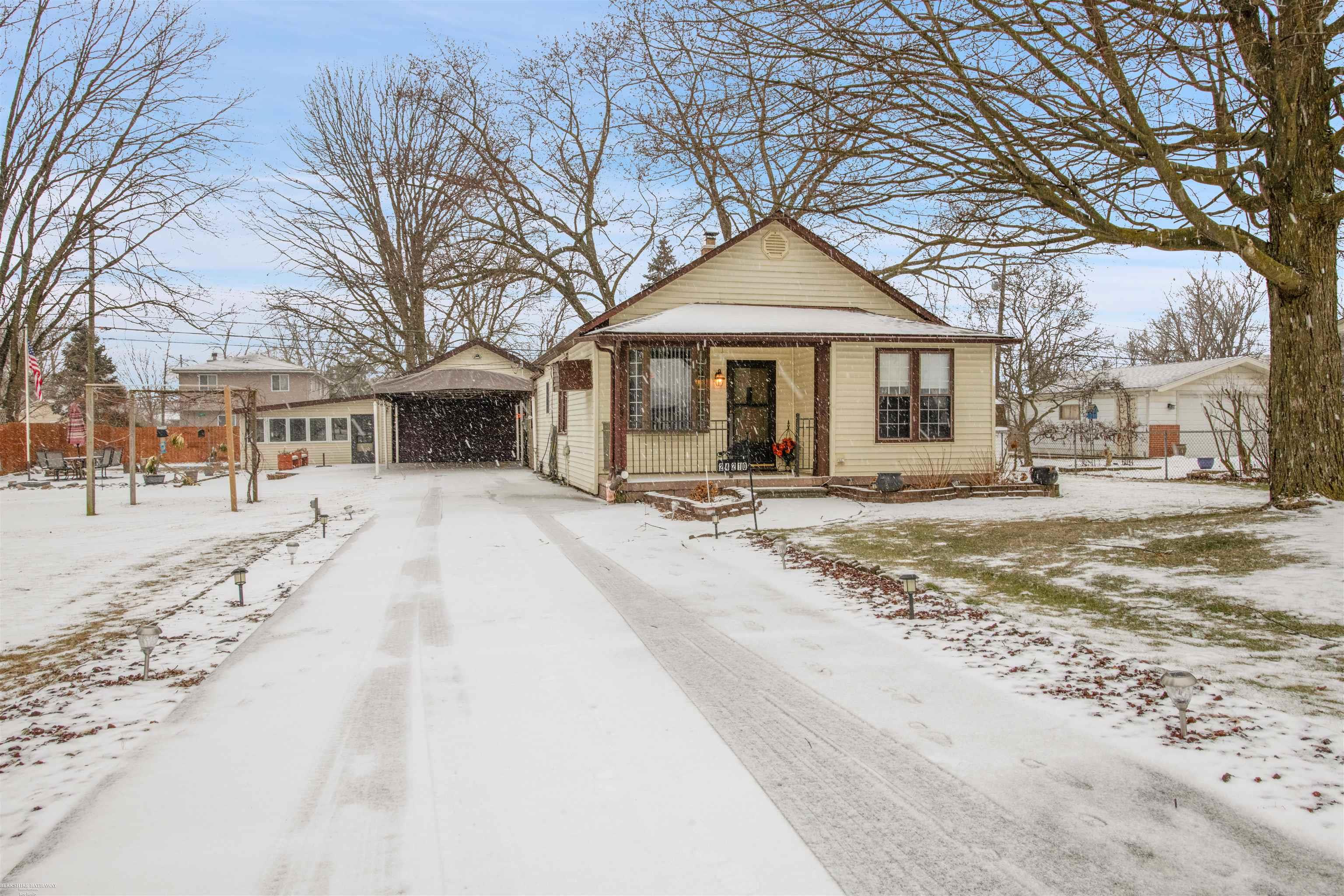 24210 Trombley Street