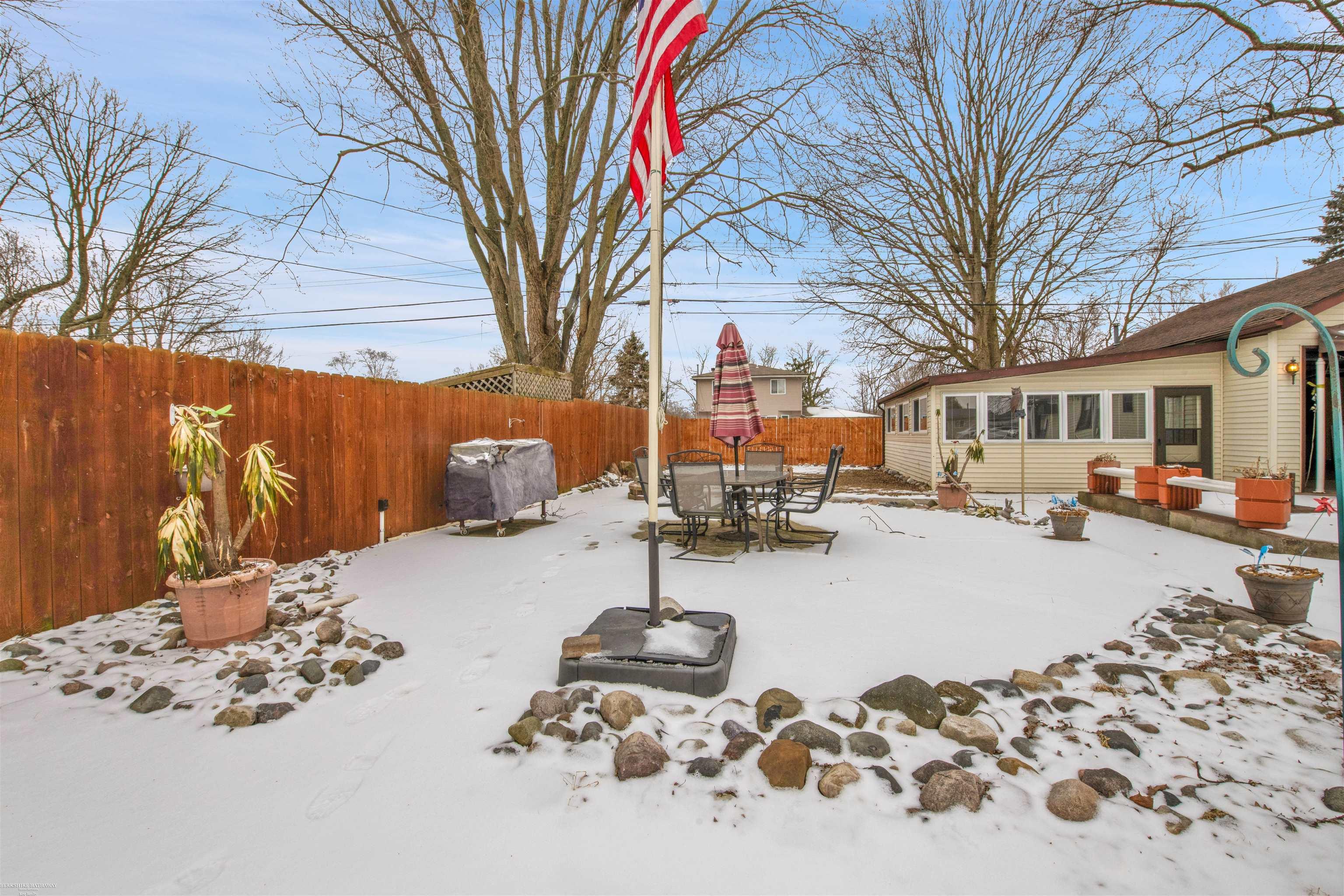 24210 Trombley Street