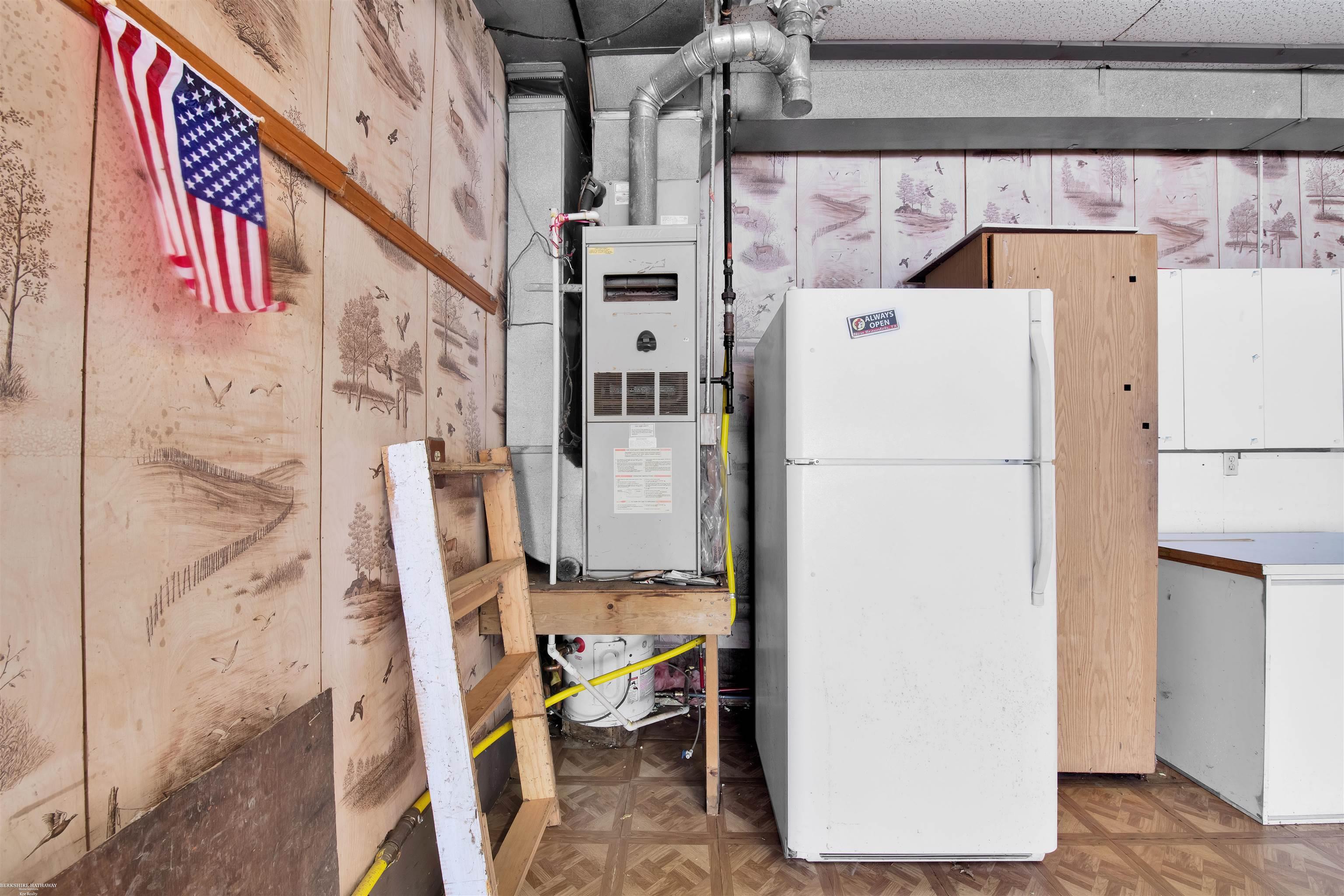 24210 Trombley Street