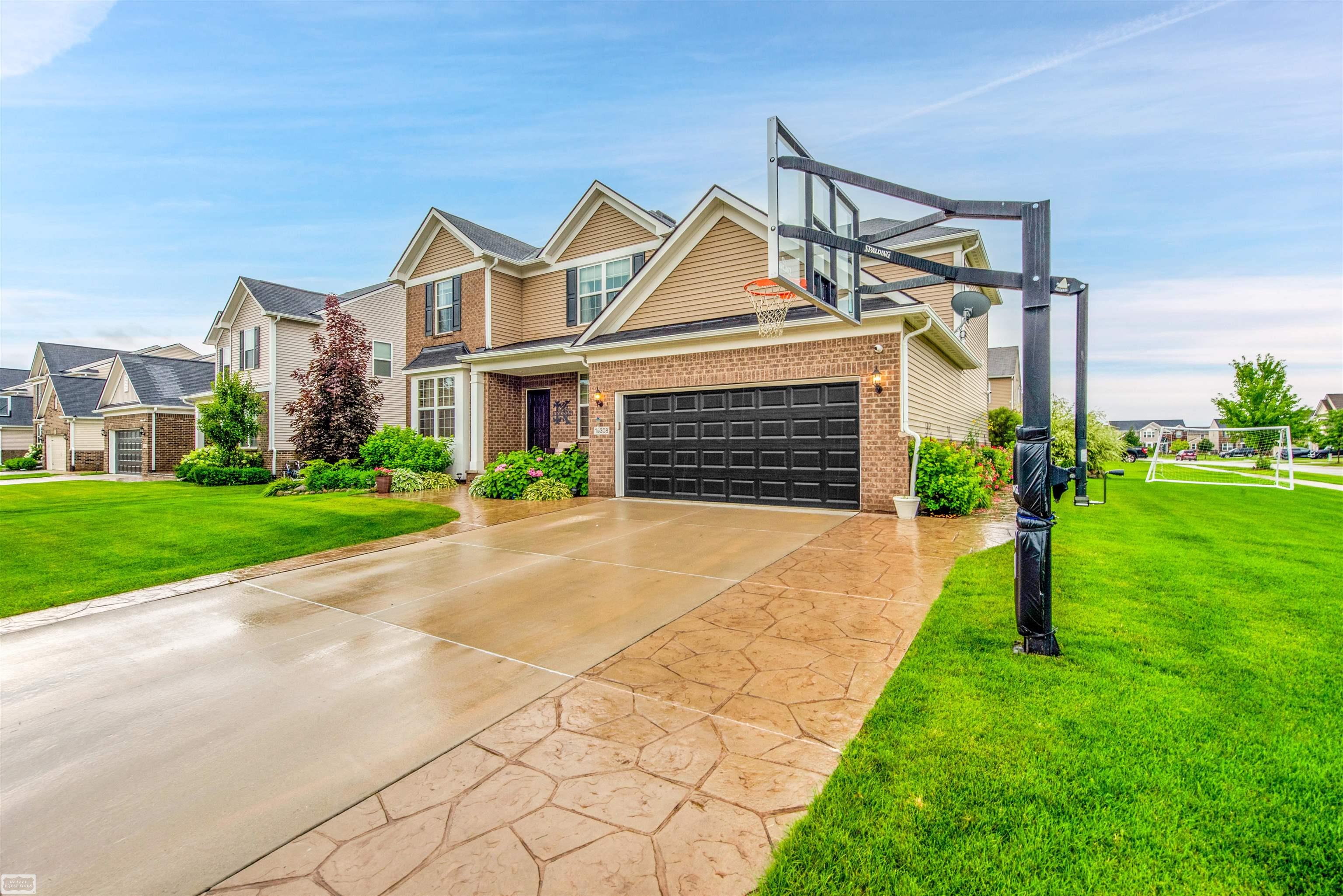 16308 Adelaide Drive