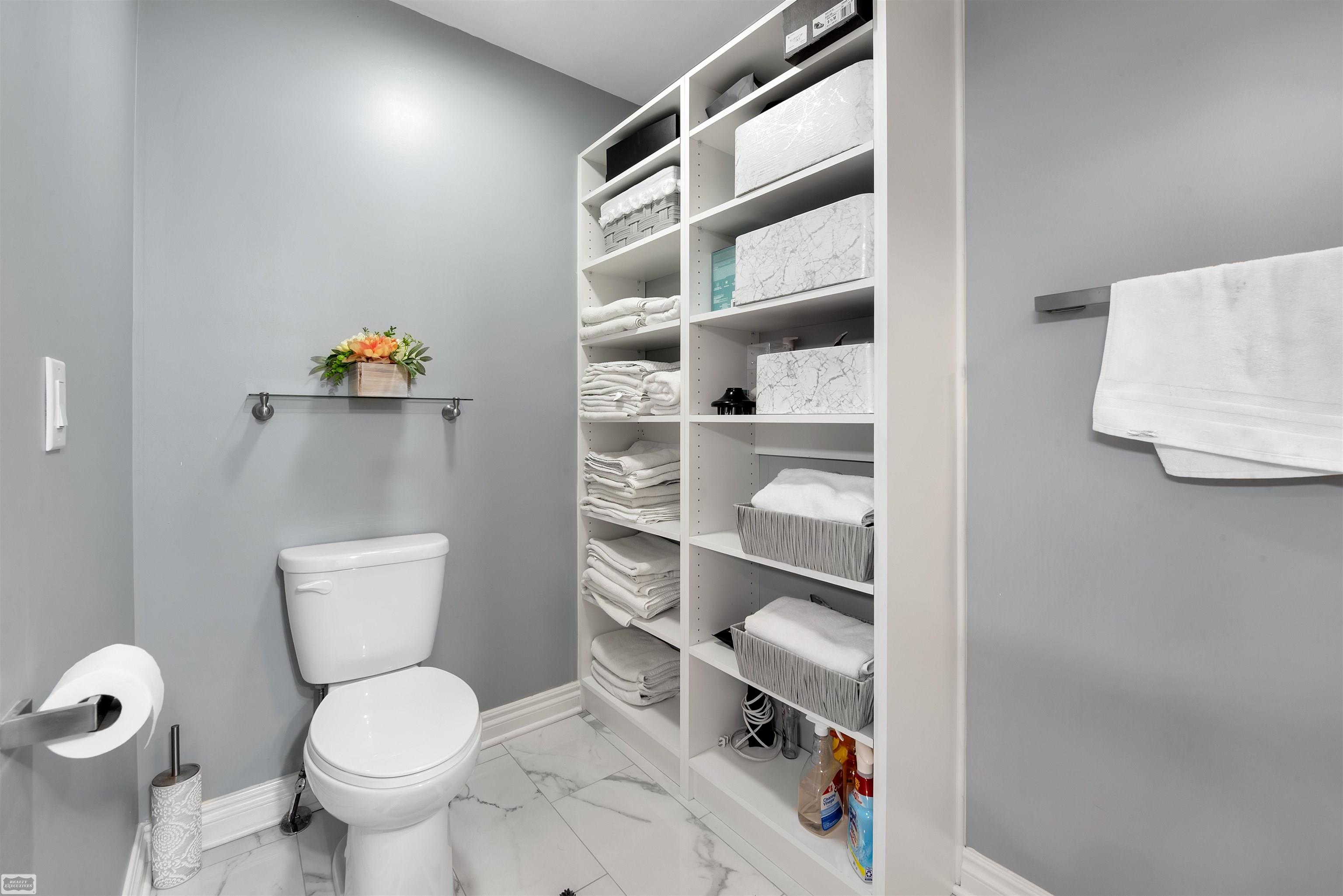 16308 Adelaide Drive