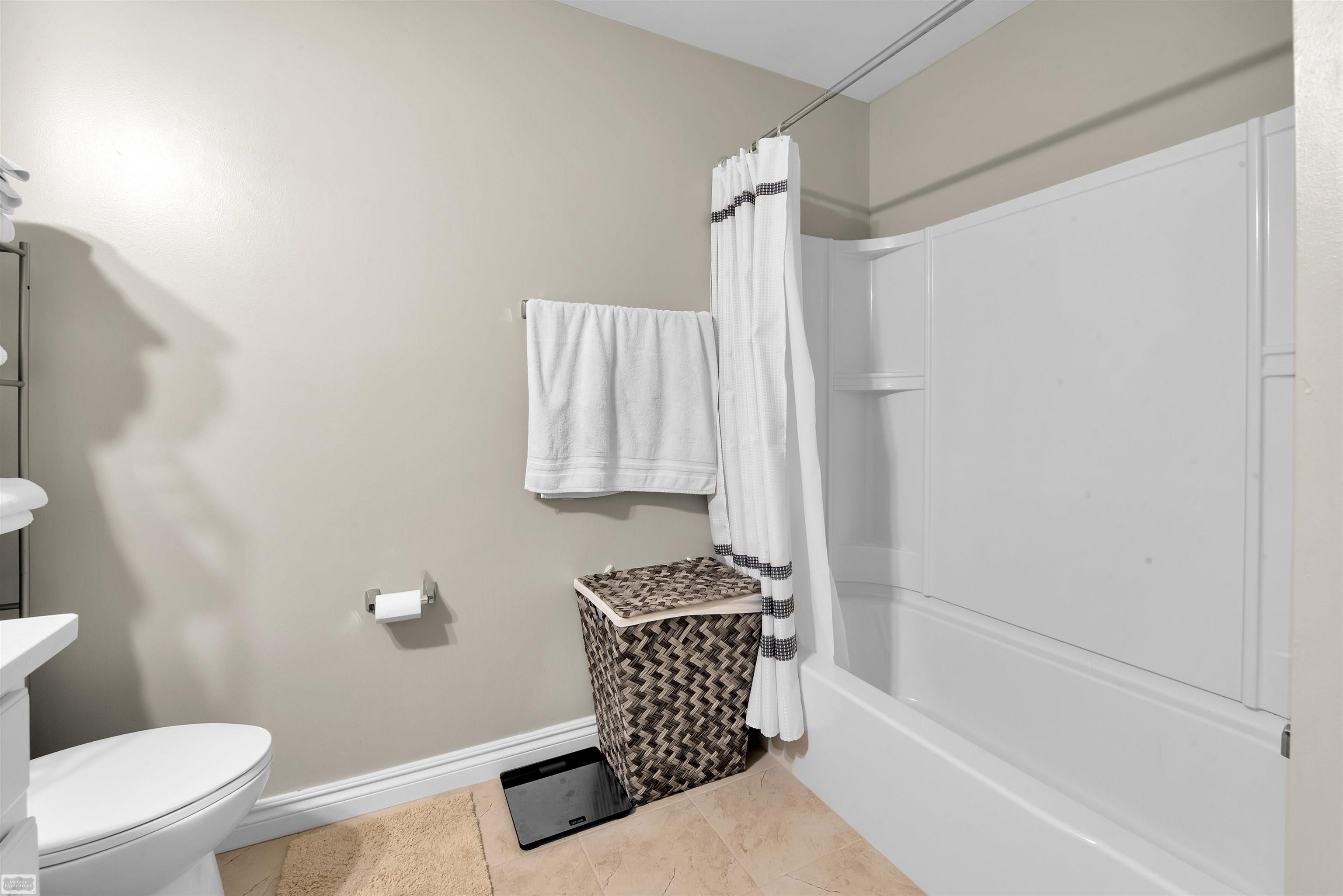 16308 Adelaide Drive