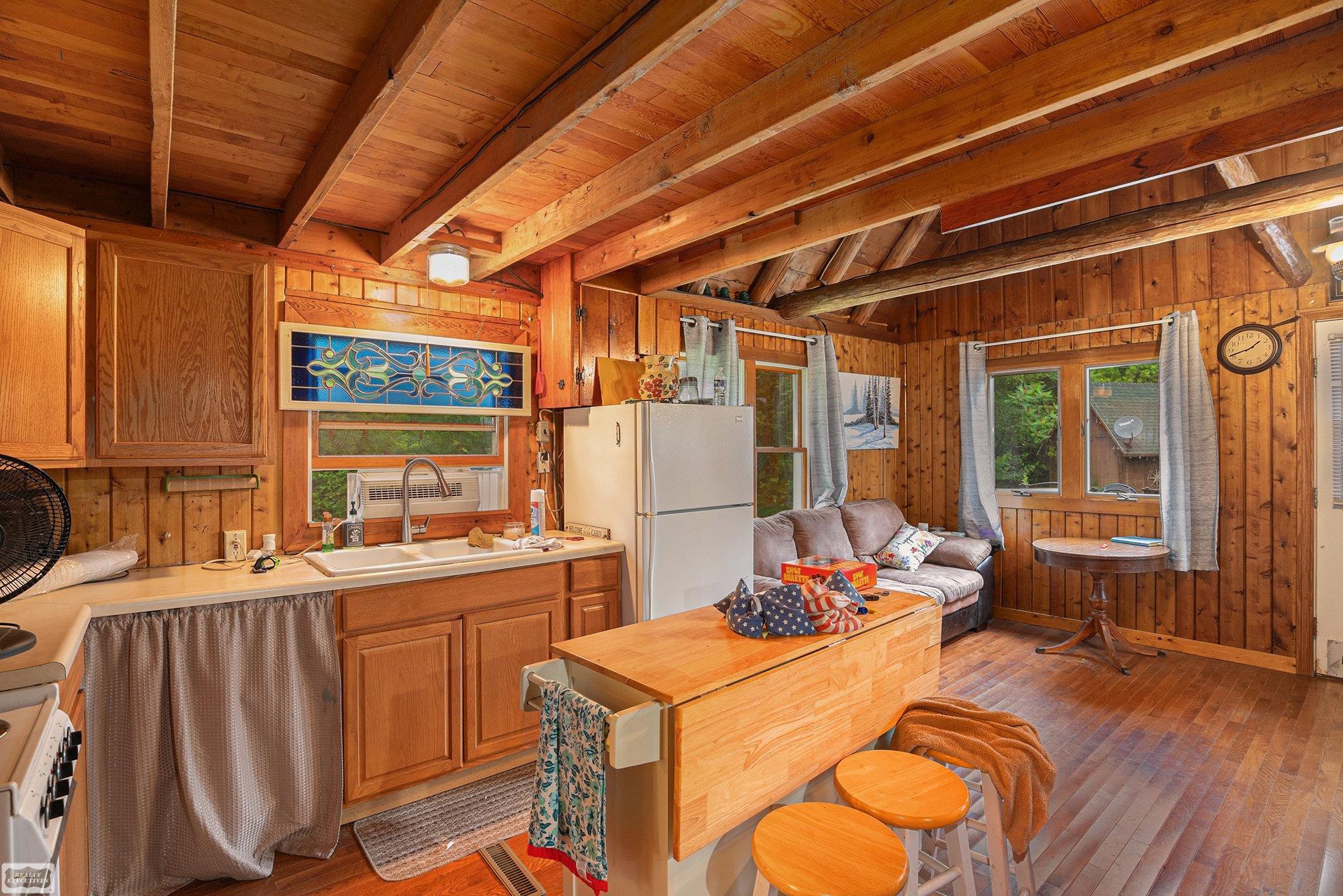 560 S Lakeshore Road