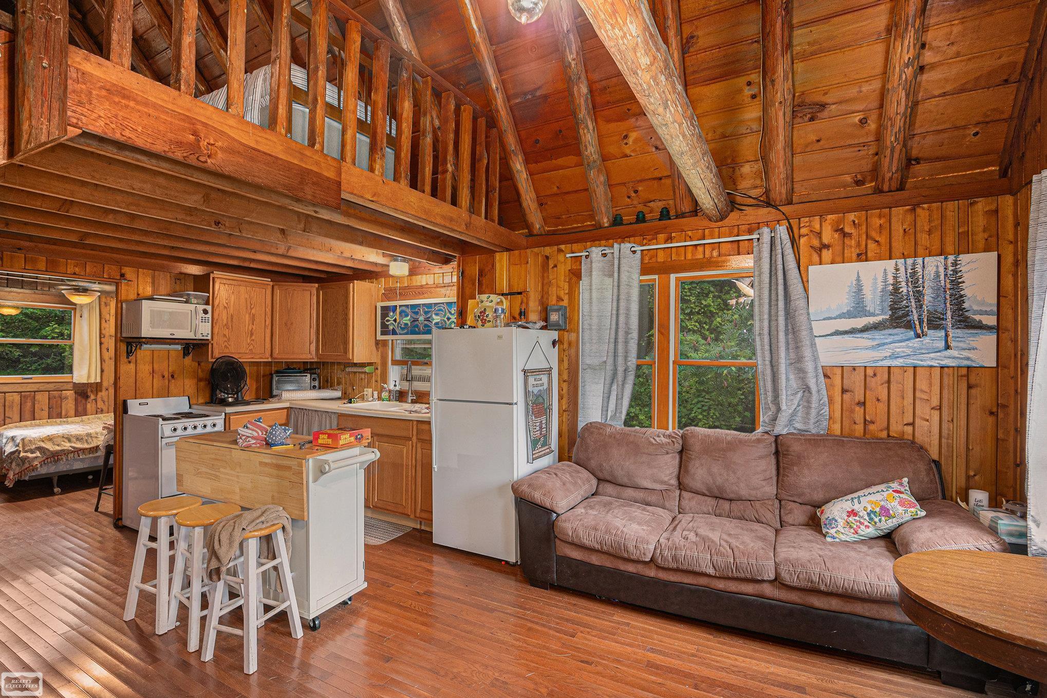 560 S Lakeshore Road