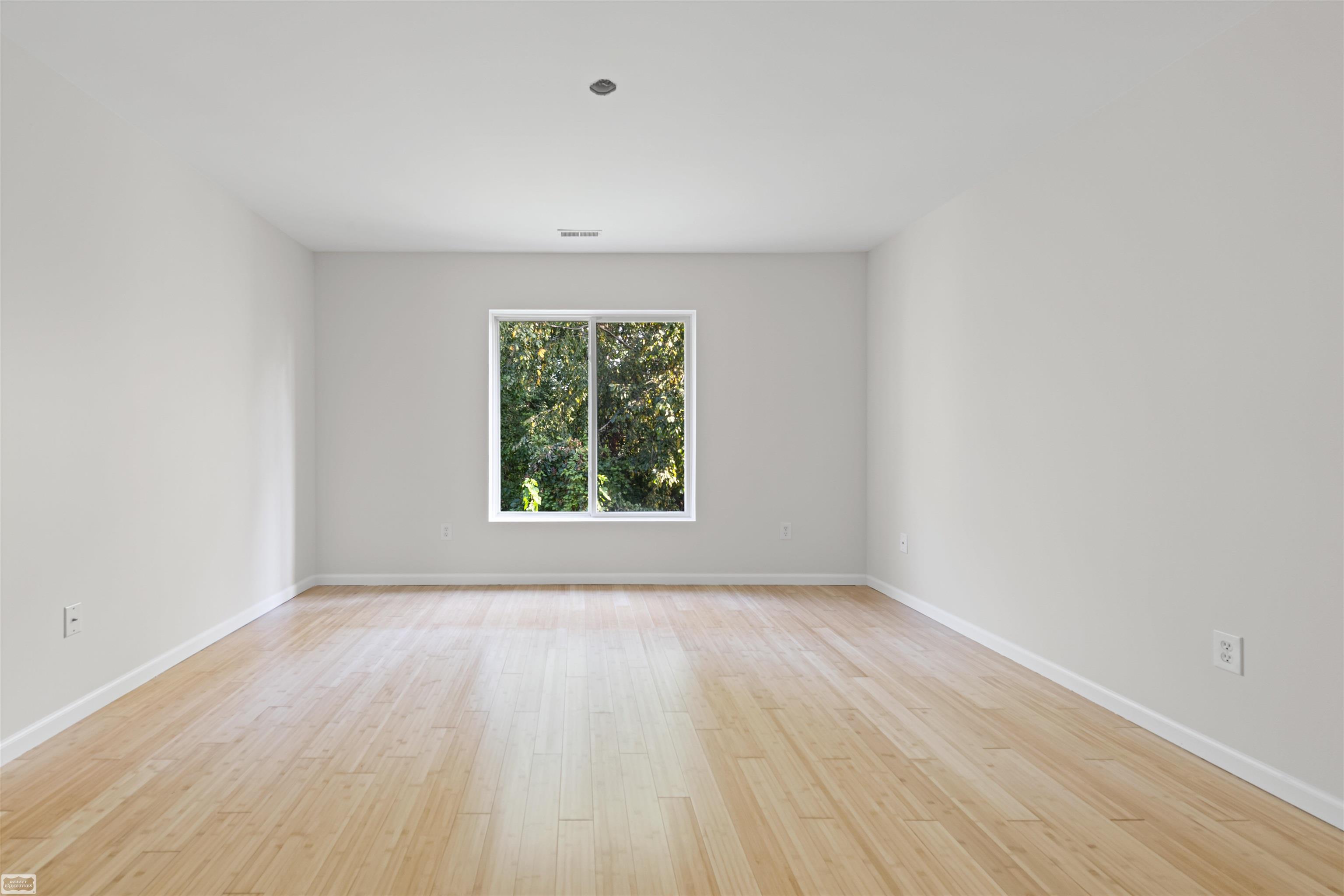 14226 Shadywood Drive