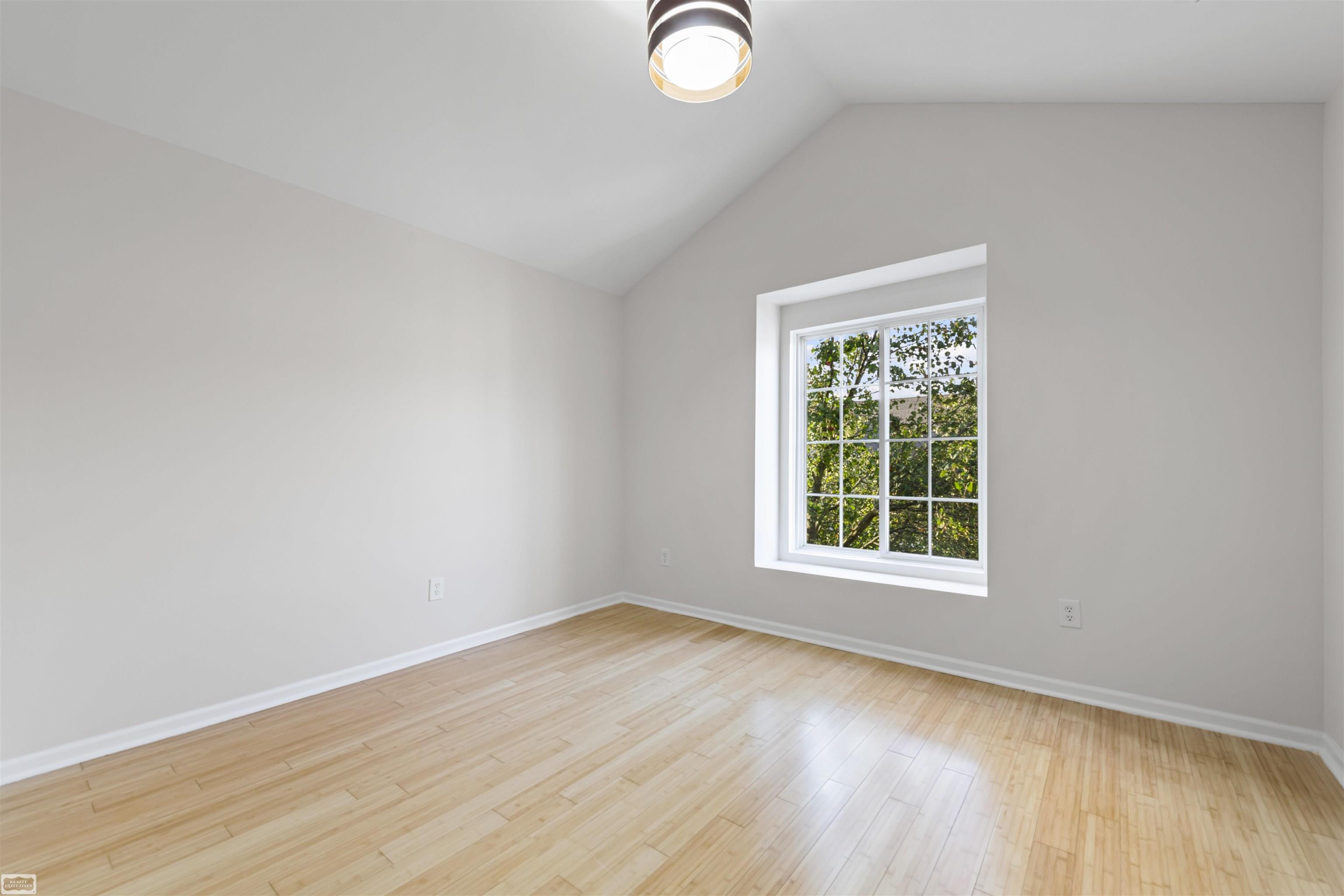 14226 Shadywood Drive