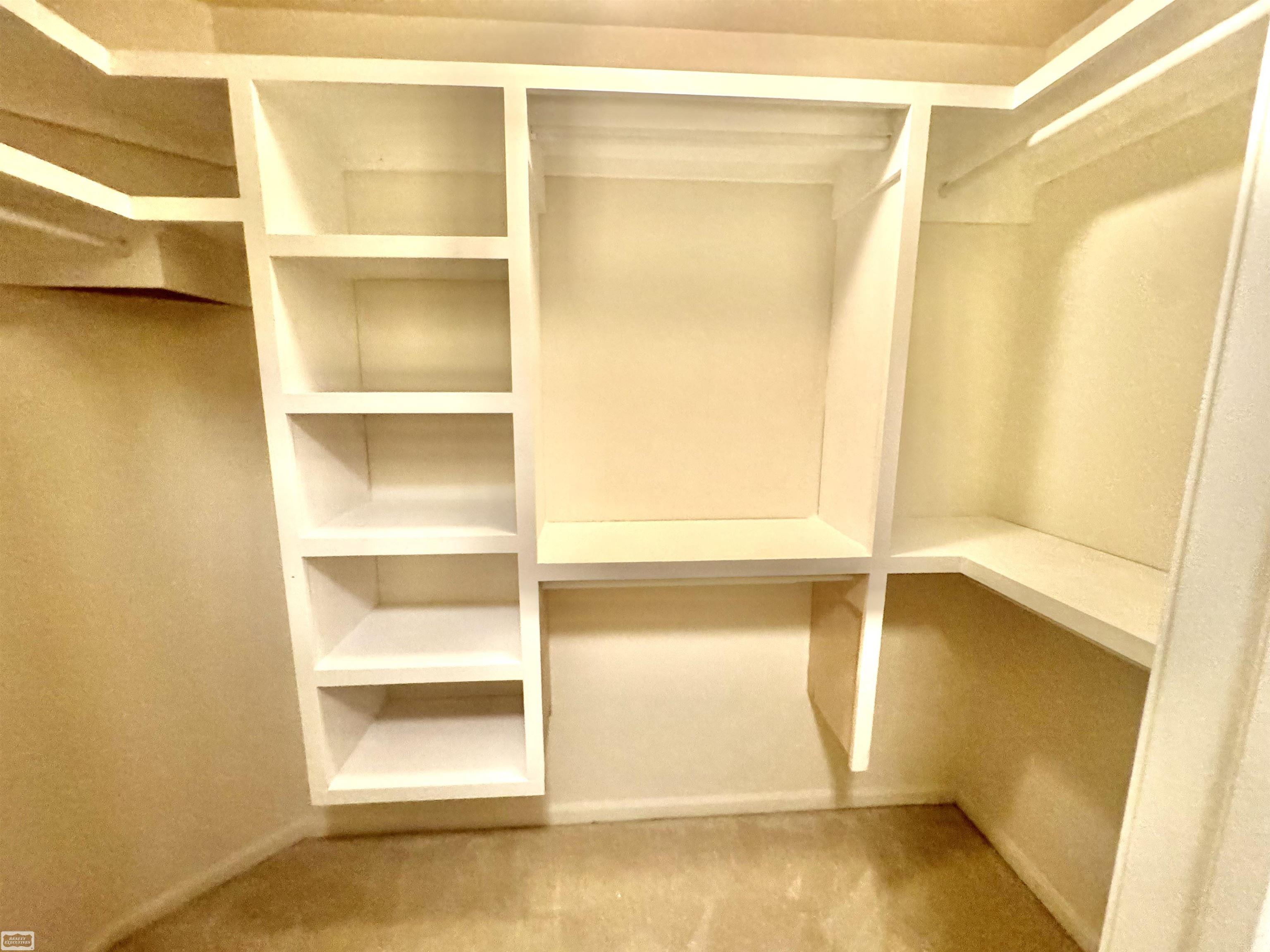 14226 Shadywood Drive