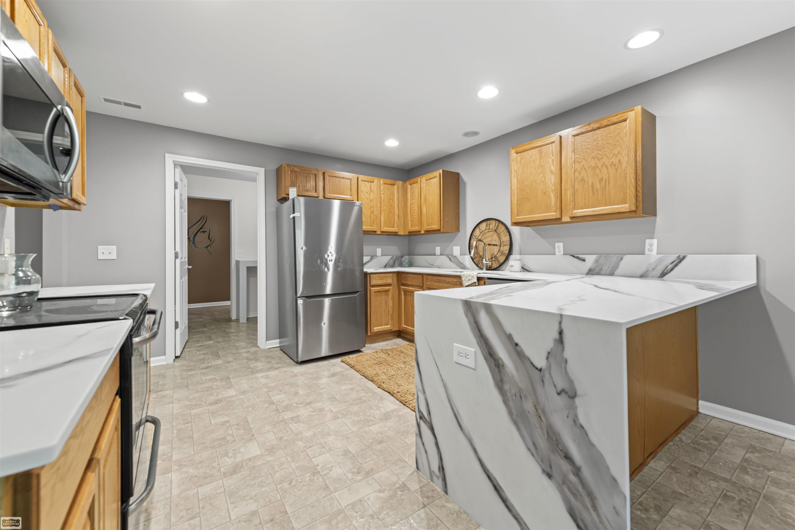 14226 Shadywood Drive