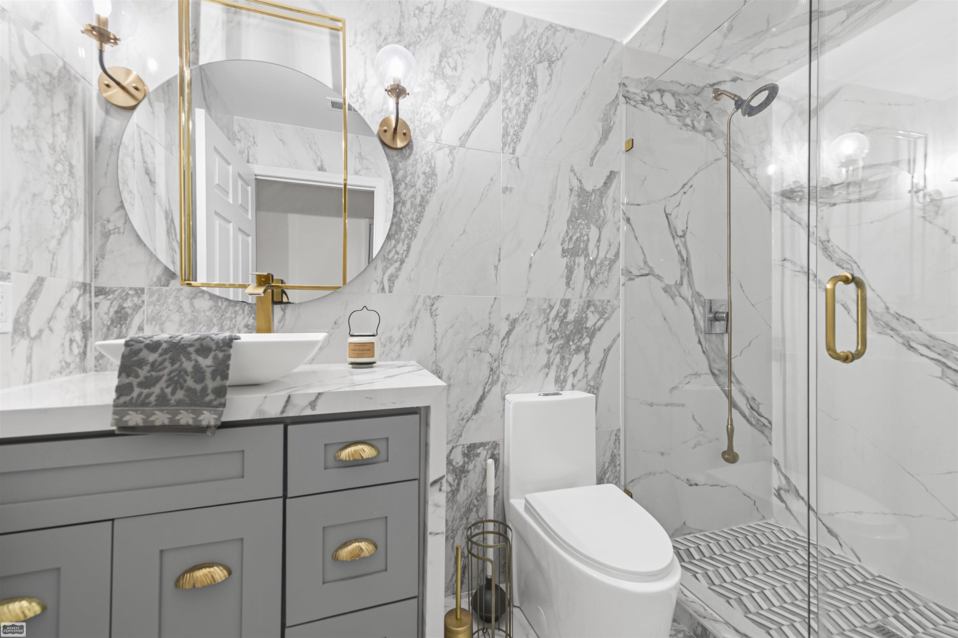 14226 Shadywood Drive