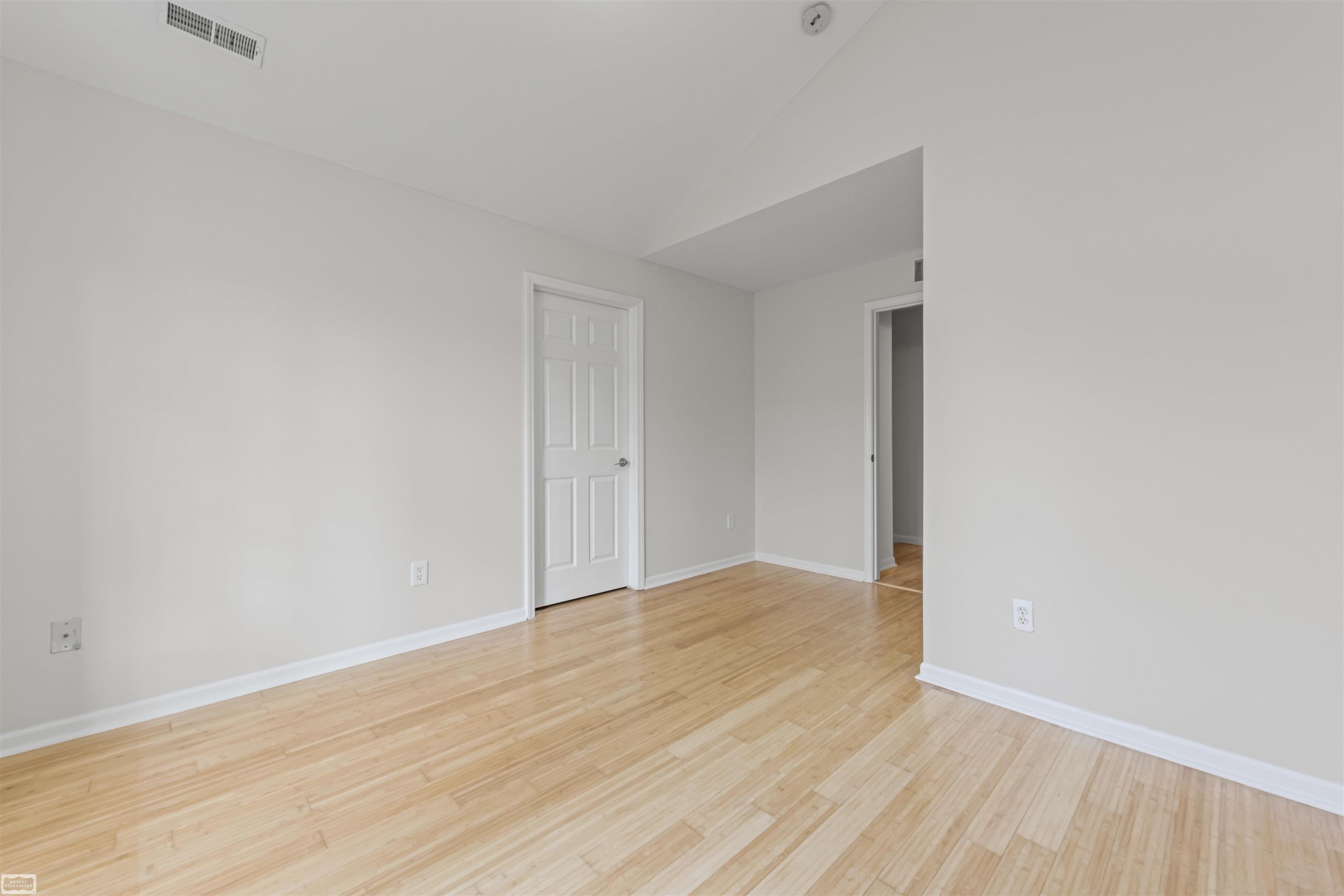 14226 Shadywood Drive