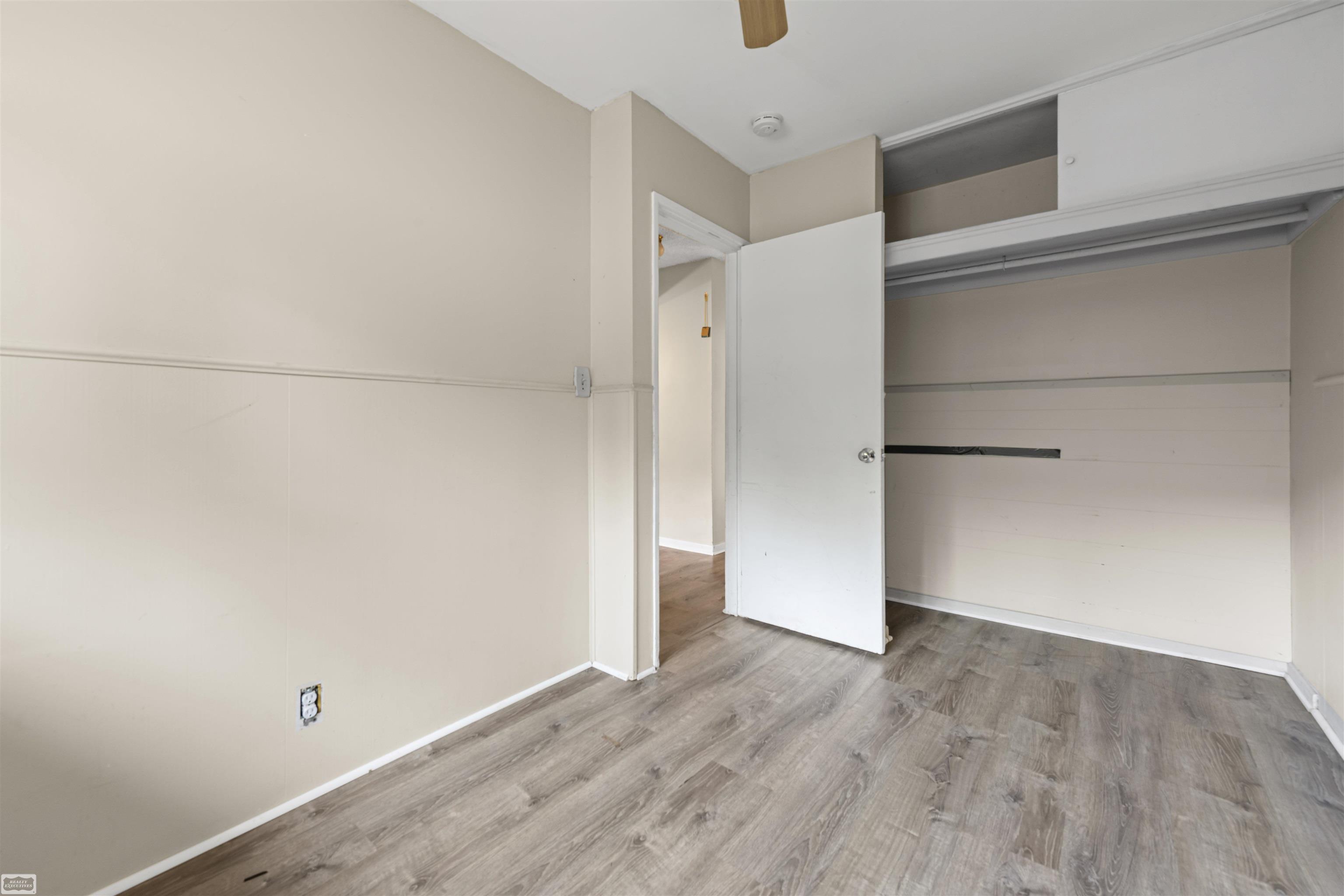 867 E Kalama Streets