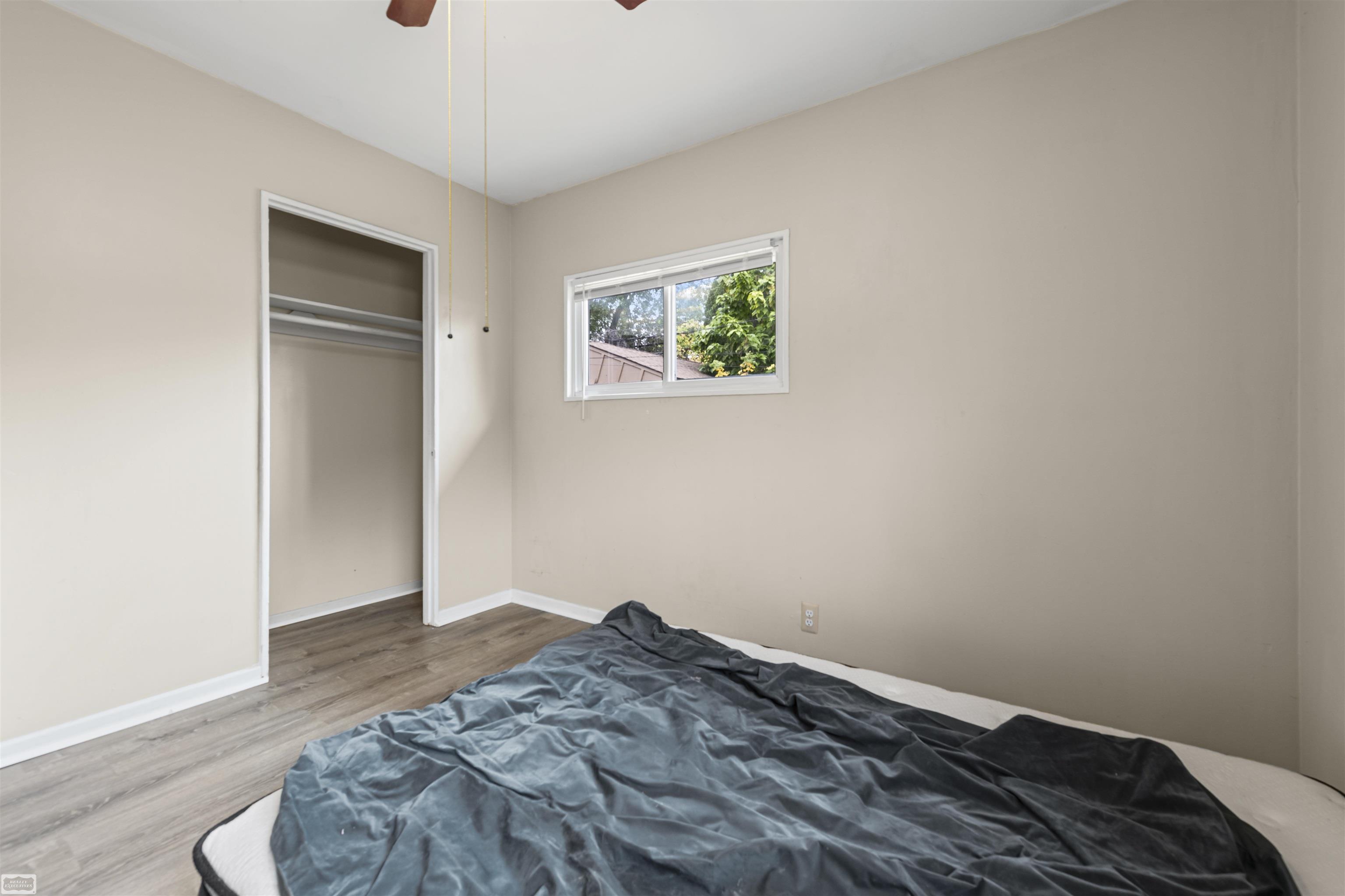 867 E Kalama Streets