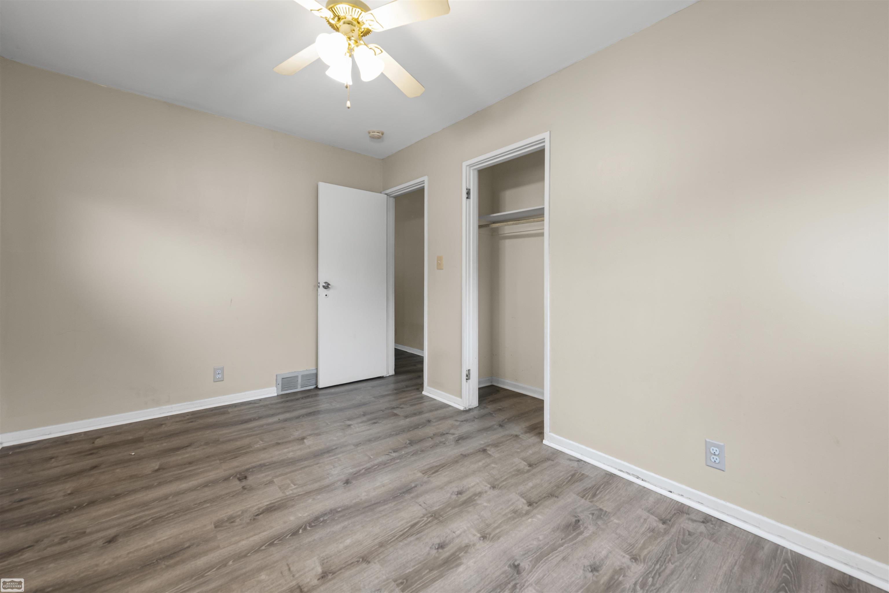 867 E Kalama Streets