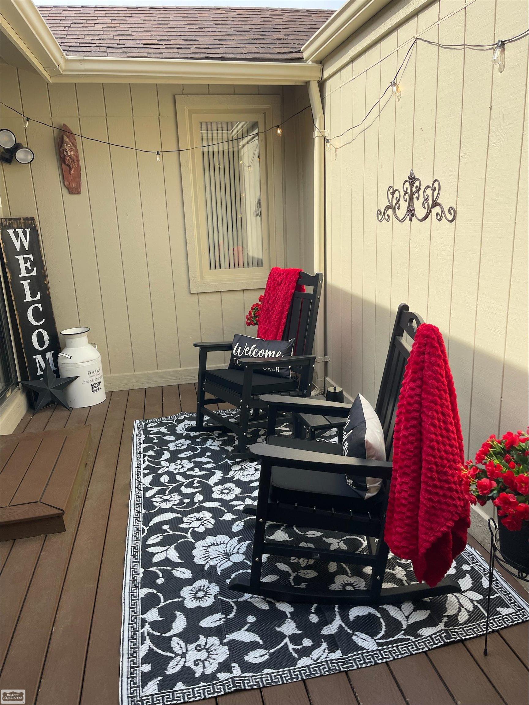 5605 Hillcrest Circle