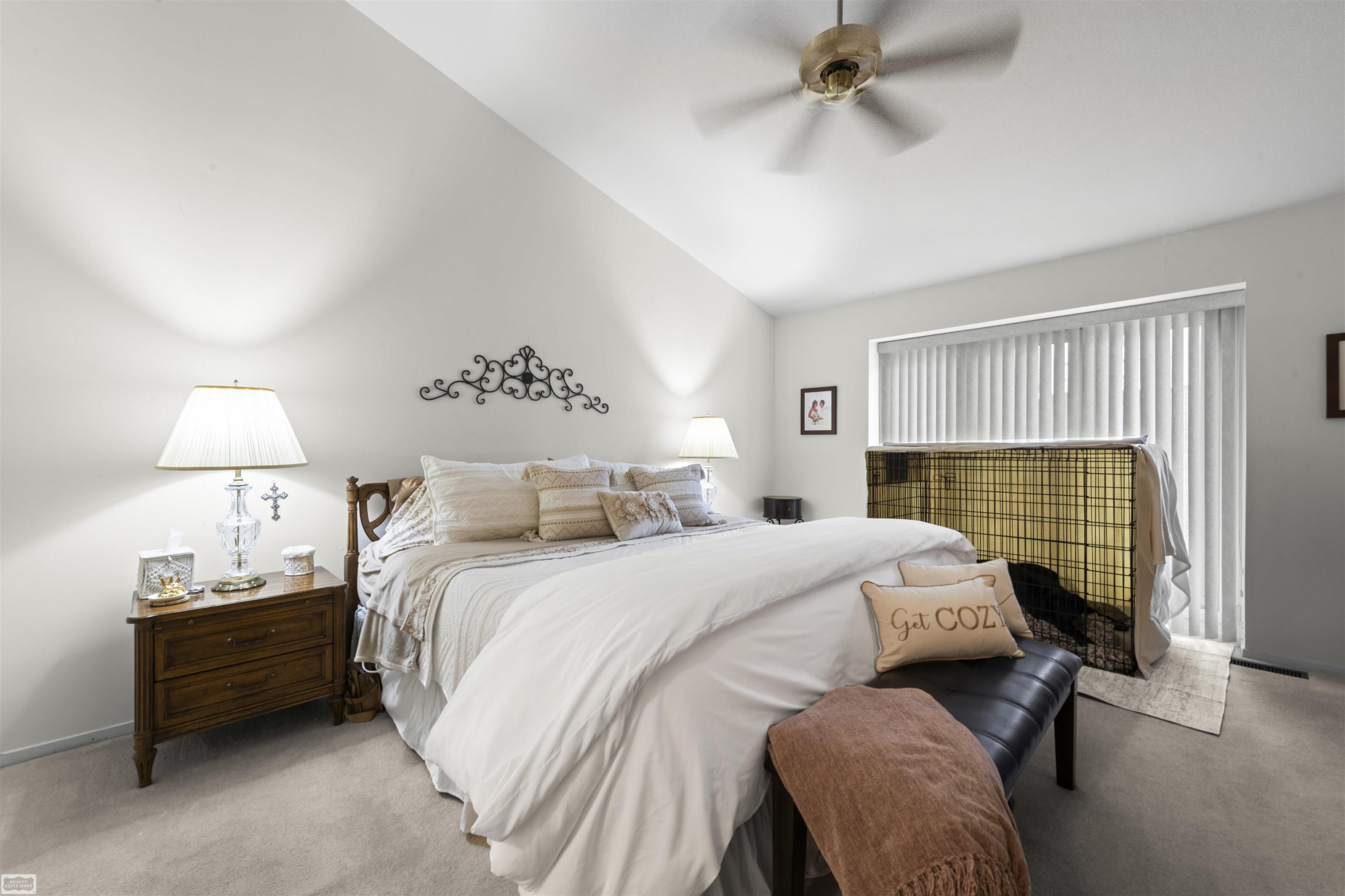 5605 Hillcrest Circle