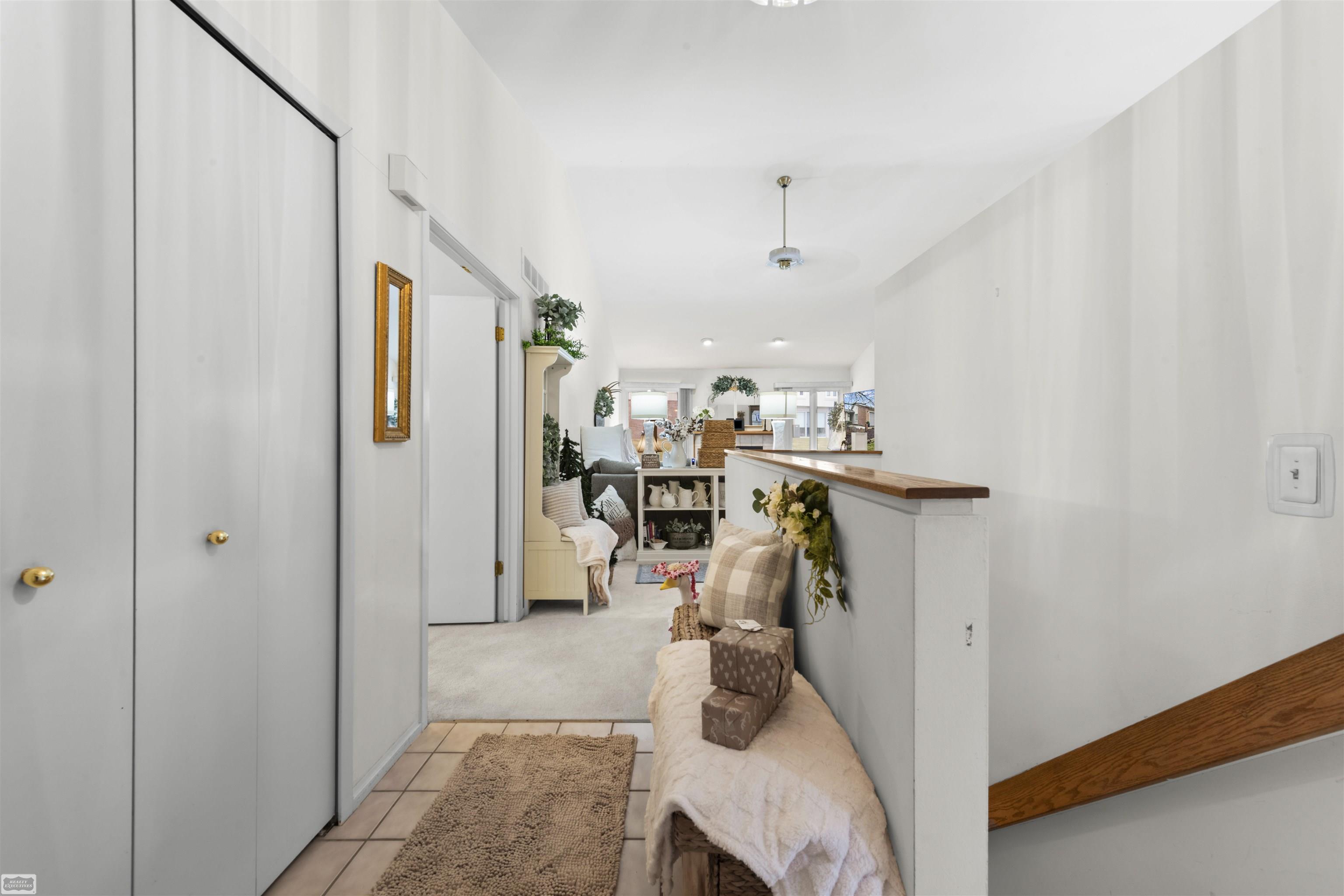 5605 Hillcrest Circle