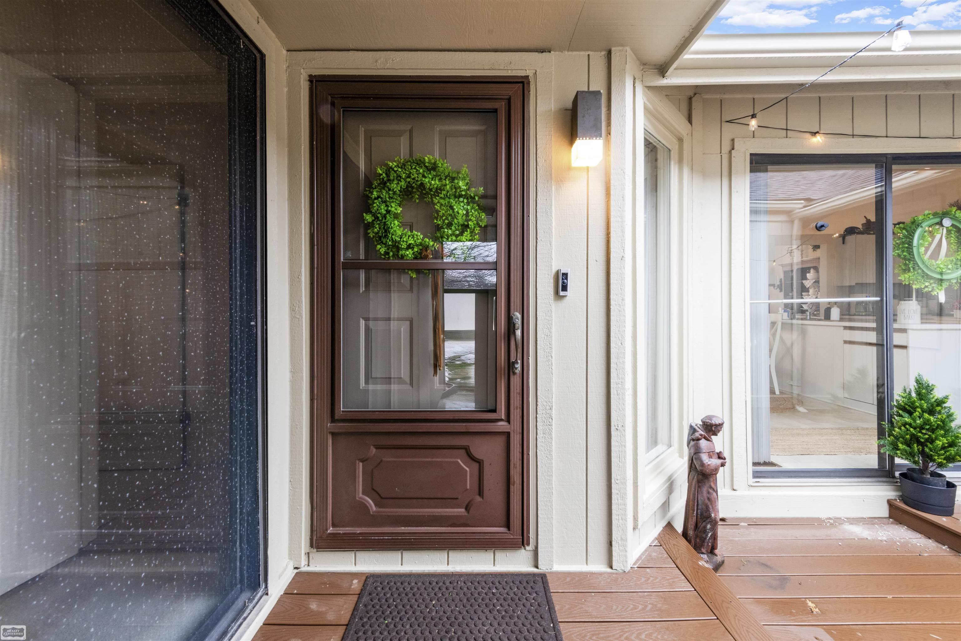 5605 Hillcrest Circle