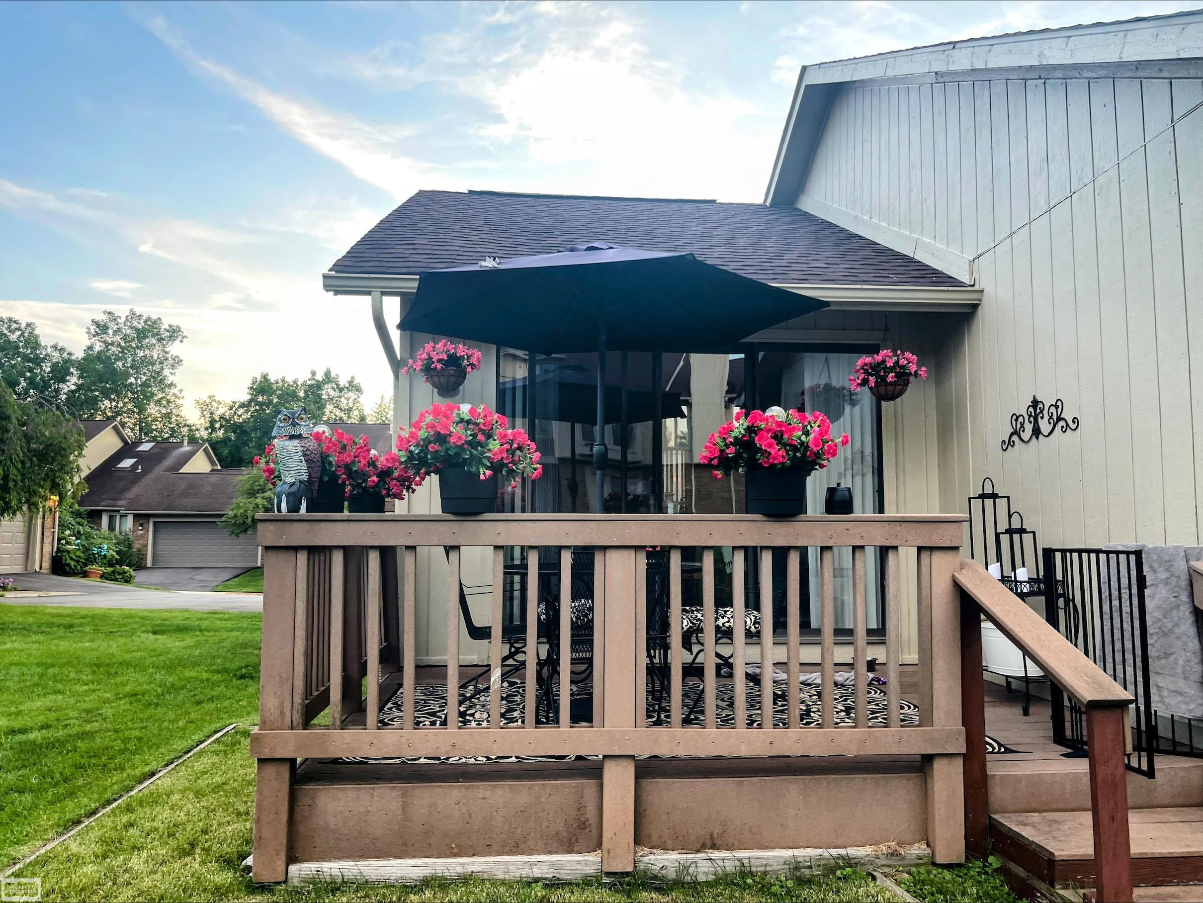 5605 Hillcrest Circle